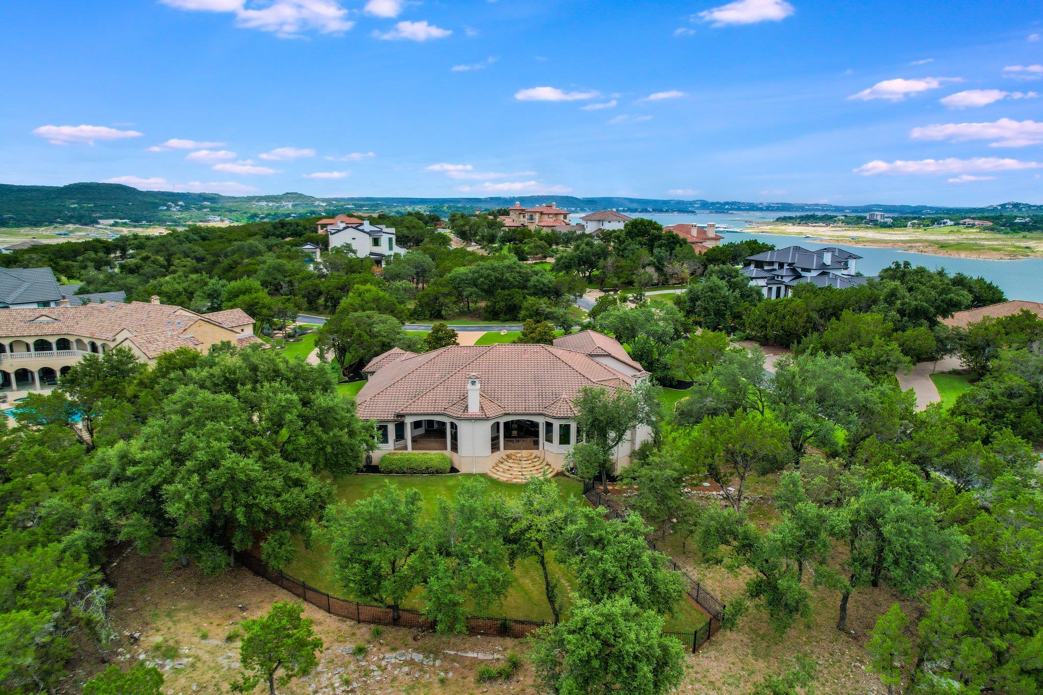 6000 Lantern View Dr, Jonestown, TX 78645