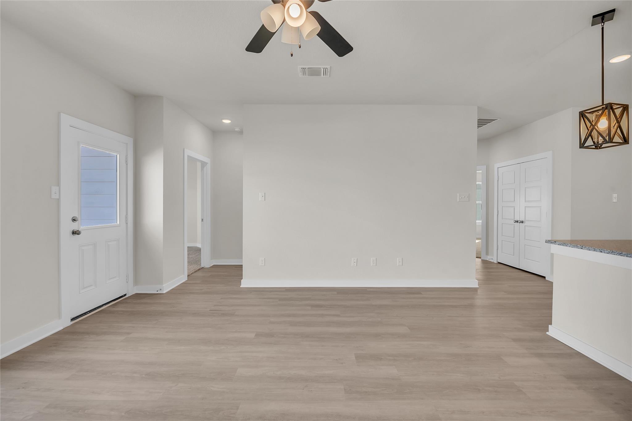 121 Walk Way, Jarrell, TX 76537