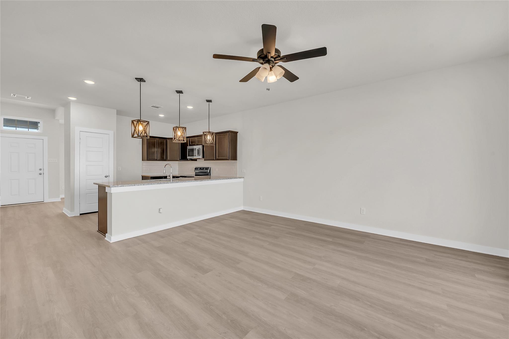 121 Walk Way, Jarrell, TX 76537