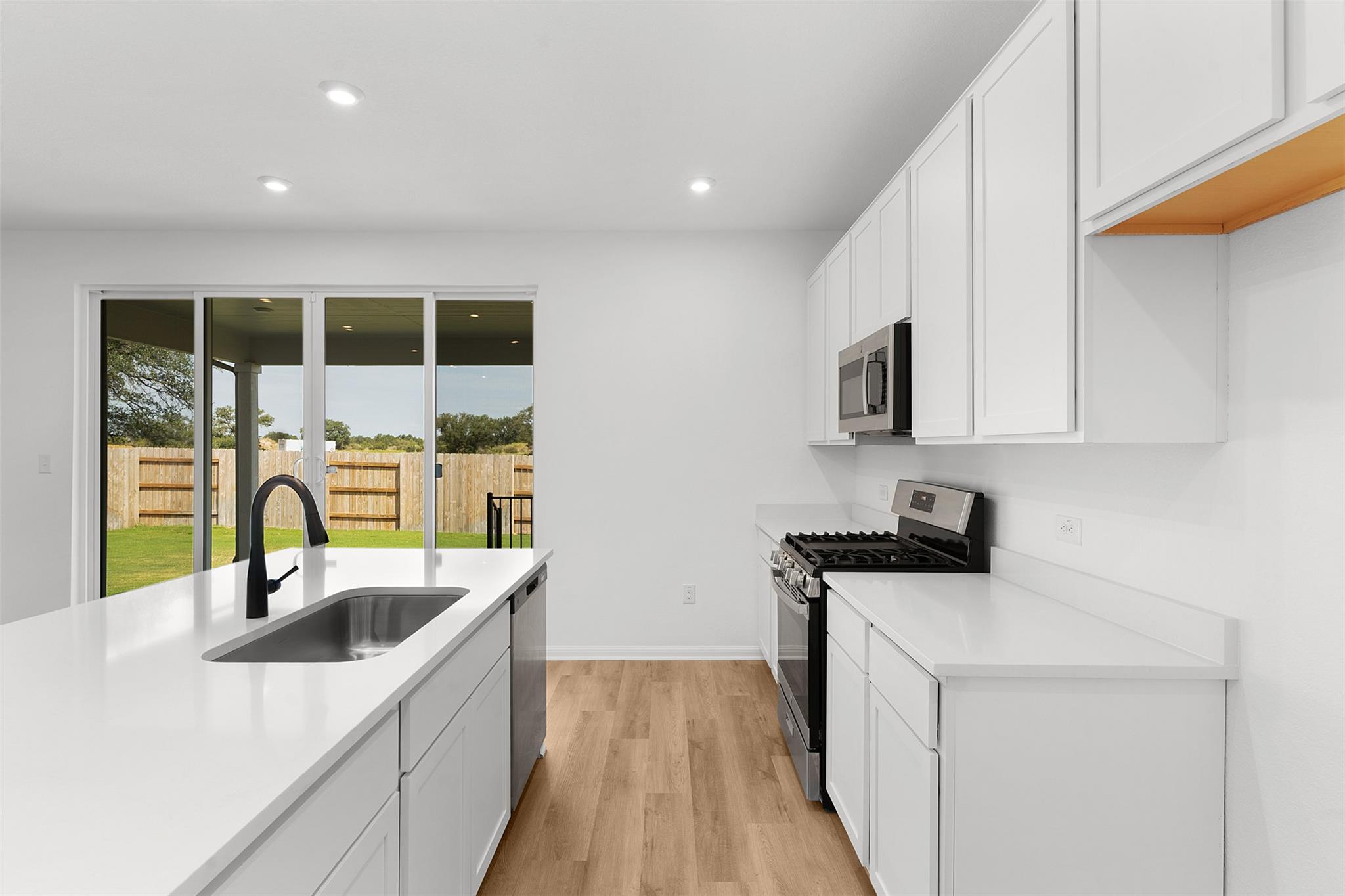 212 Torchwood Dr, Marble Falls, TX 78654