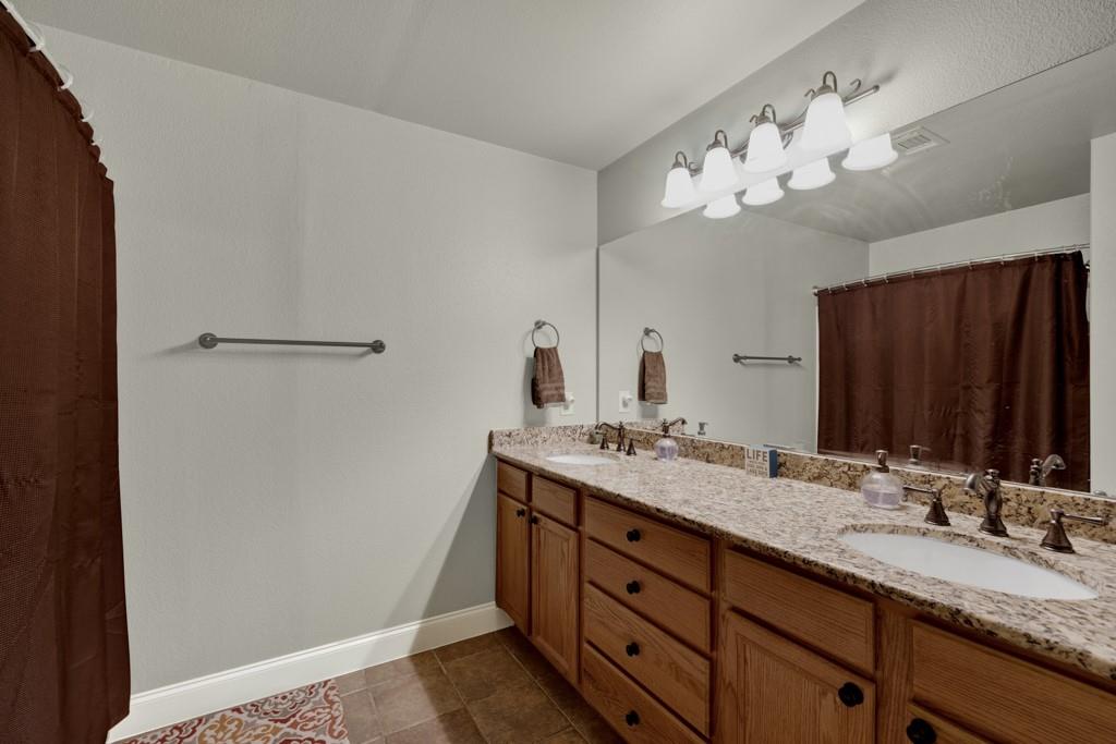 131 Cedar Tree Ln, Canyon Lake, TX 78133