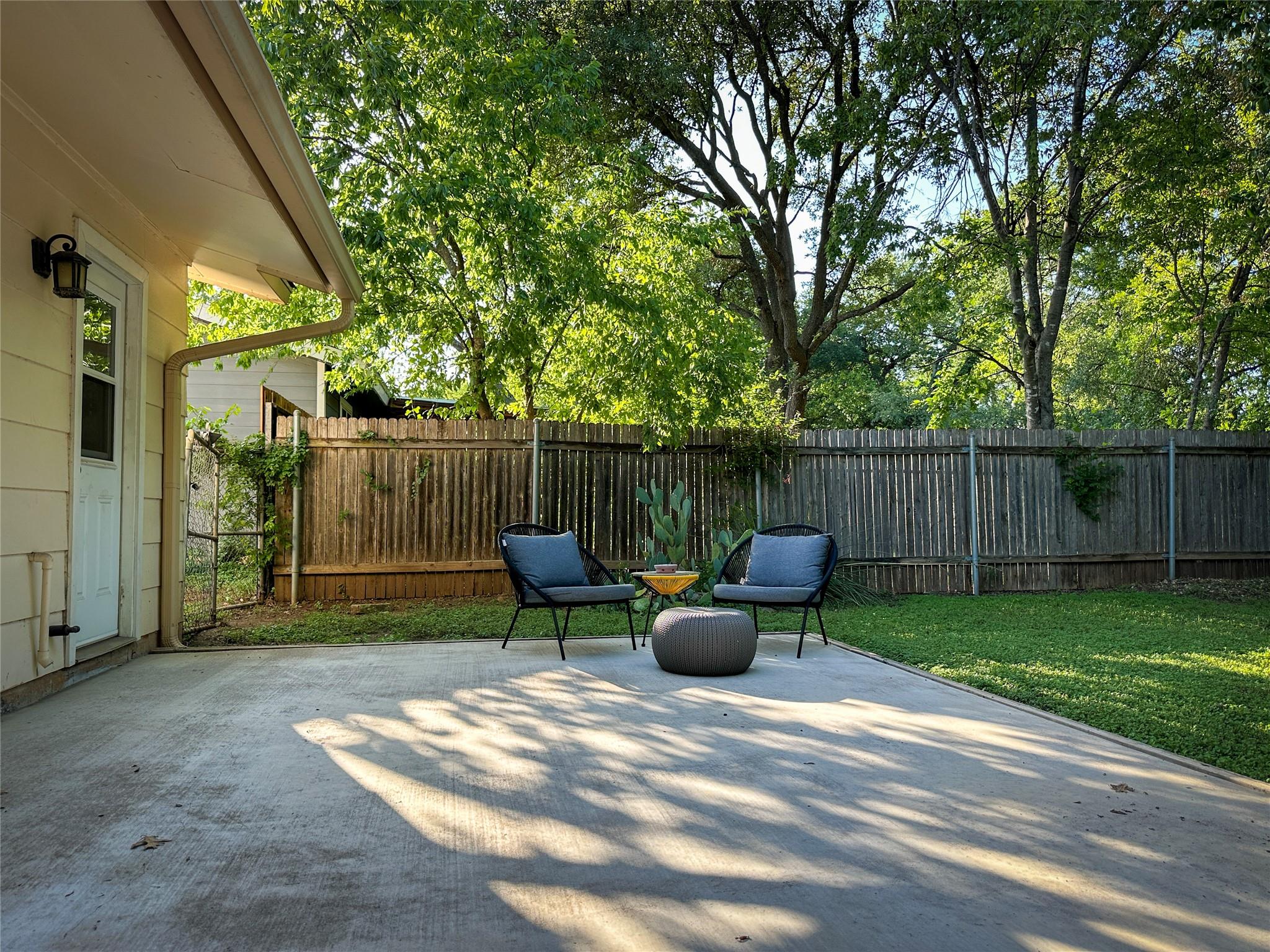 910 Emerald Wood Dr, Austin, TX 78745