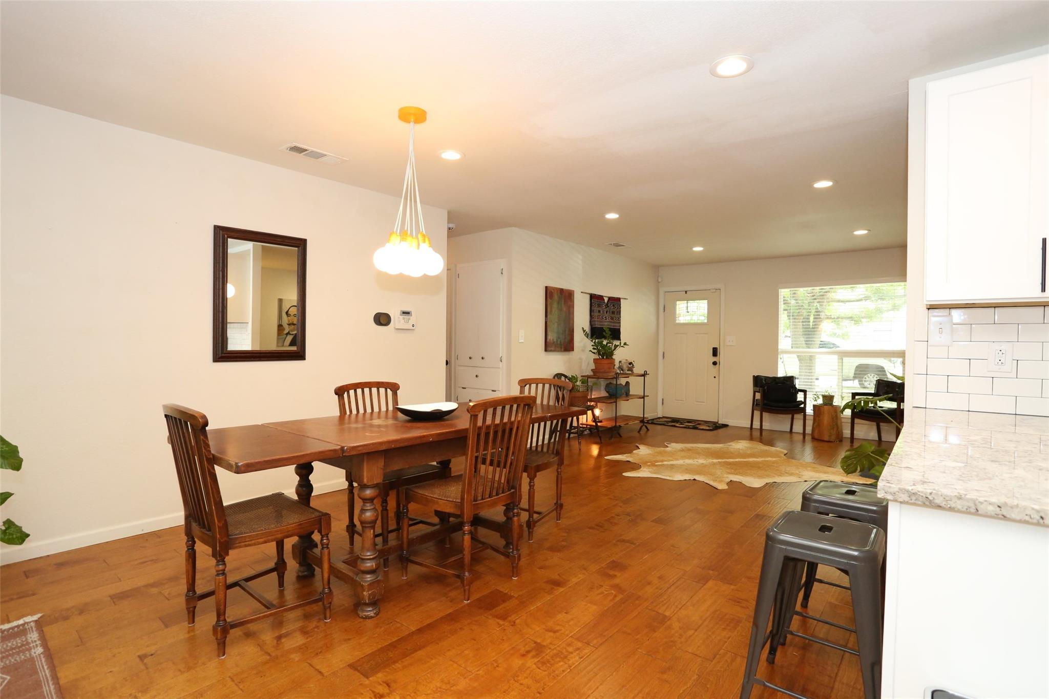 910 Emerald Wood Dr, Austin, TX 78745