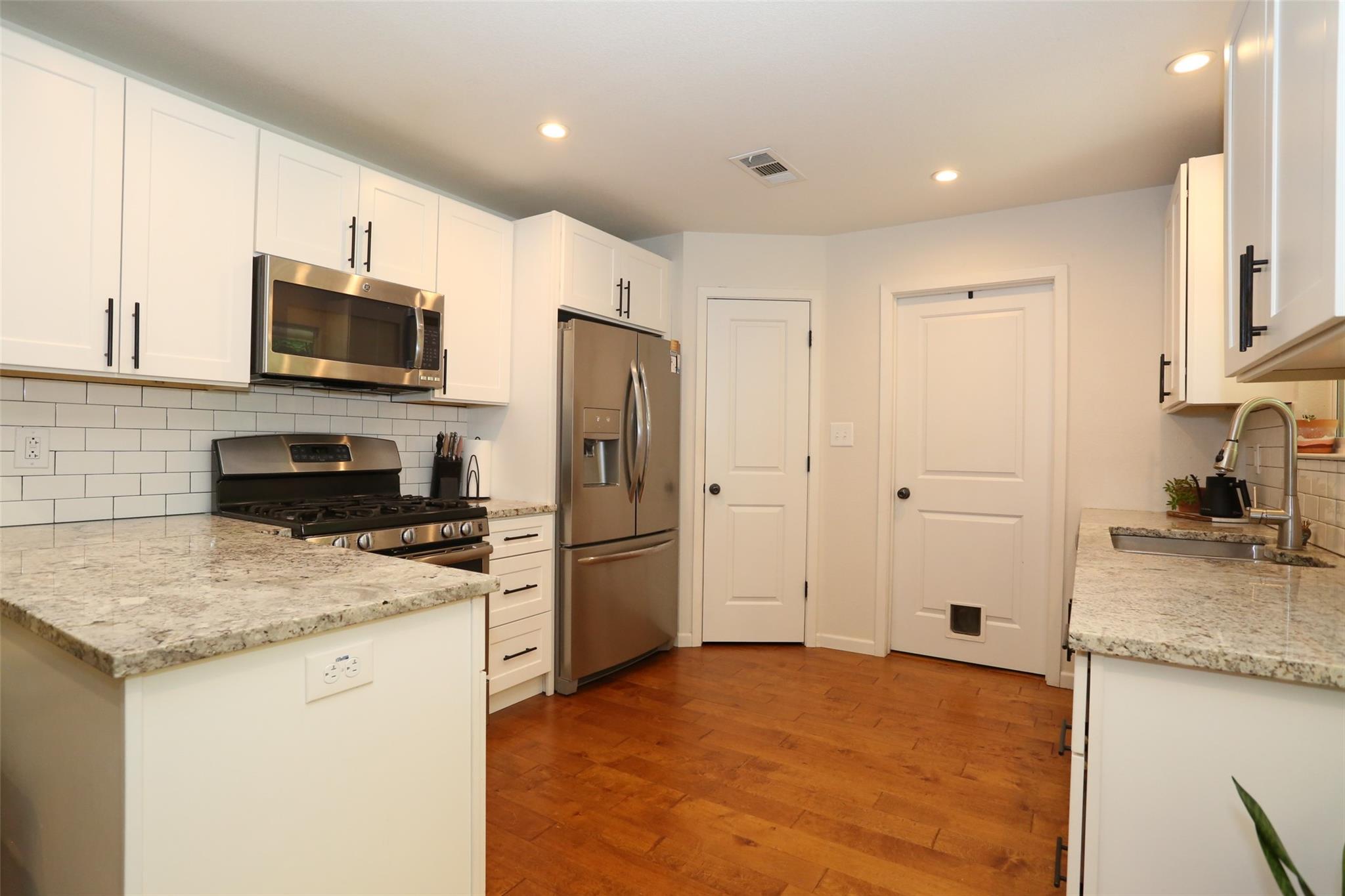 910 Emerald Wood Dr, Austin, TX 78745