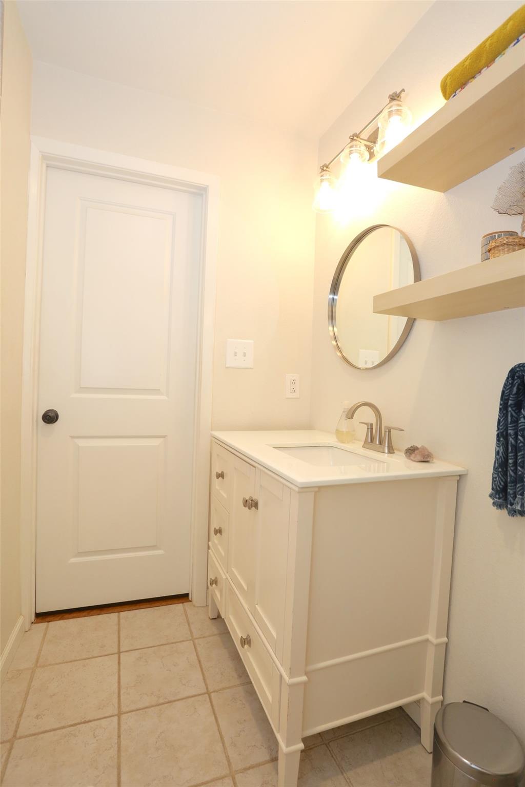 910 Emerald Wood Dr, Austin, TX 78745