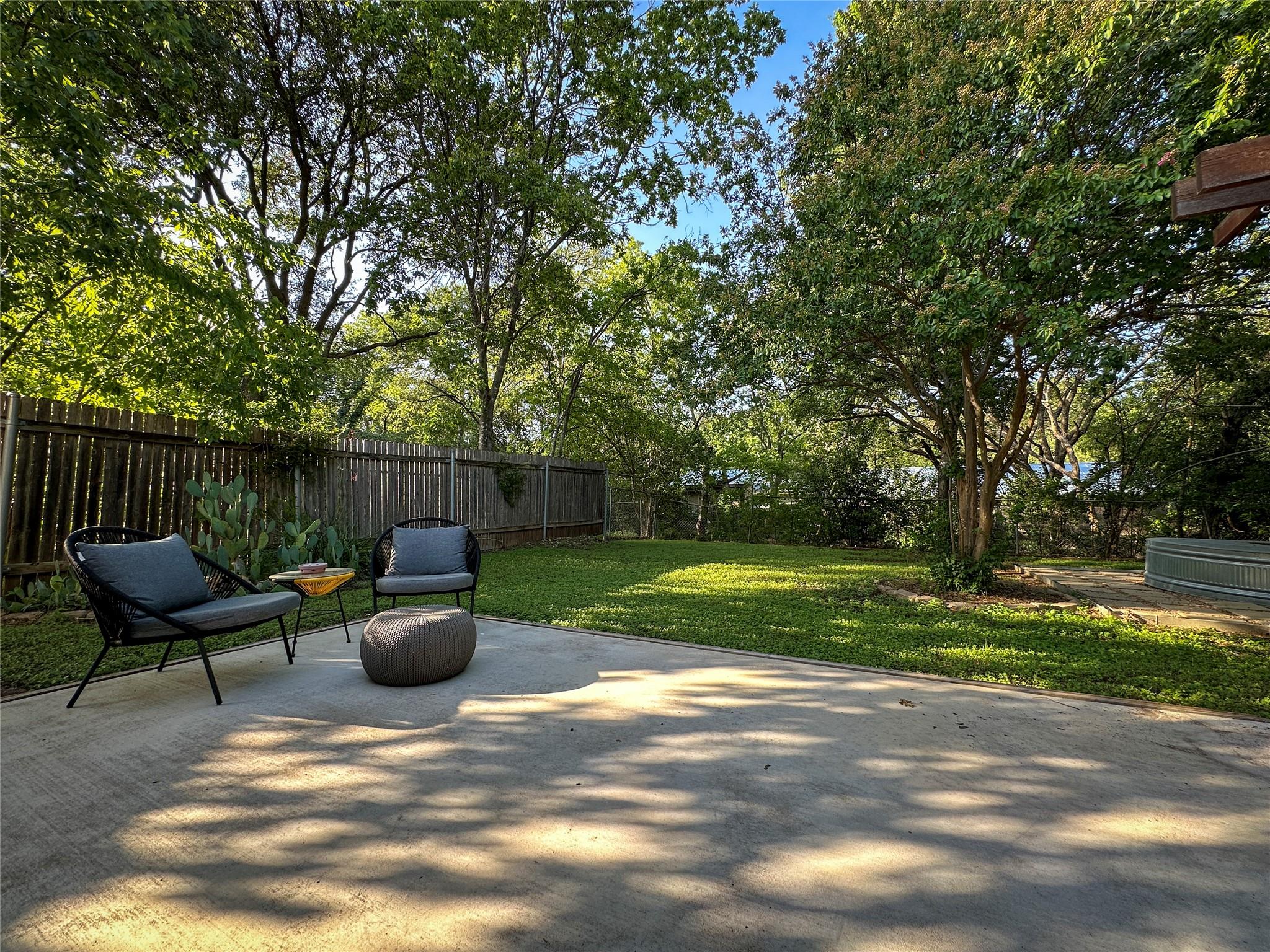 910 Emerald Wood Dr, Austin, TX 78745