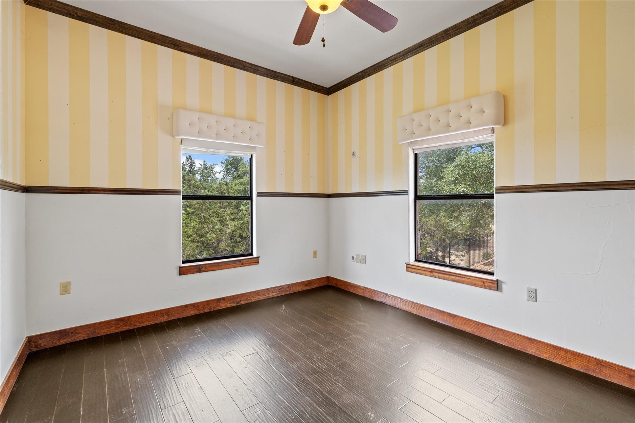 201 Cowal Dr N, Spicewood, TX 78669