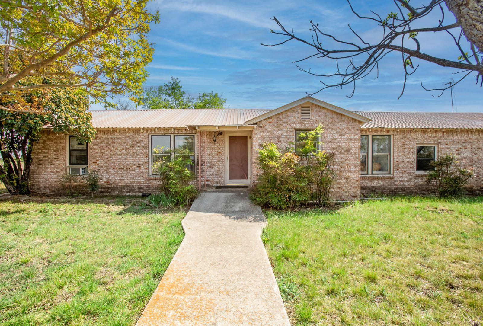 730 E US HWY 84, Goldthwaite, TX 76844