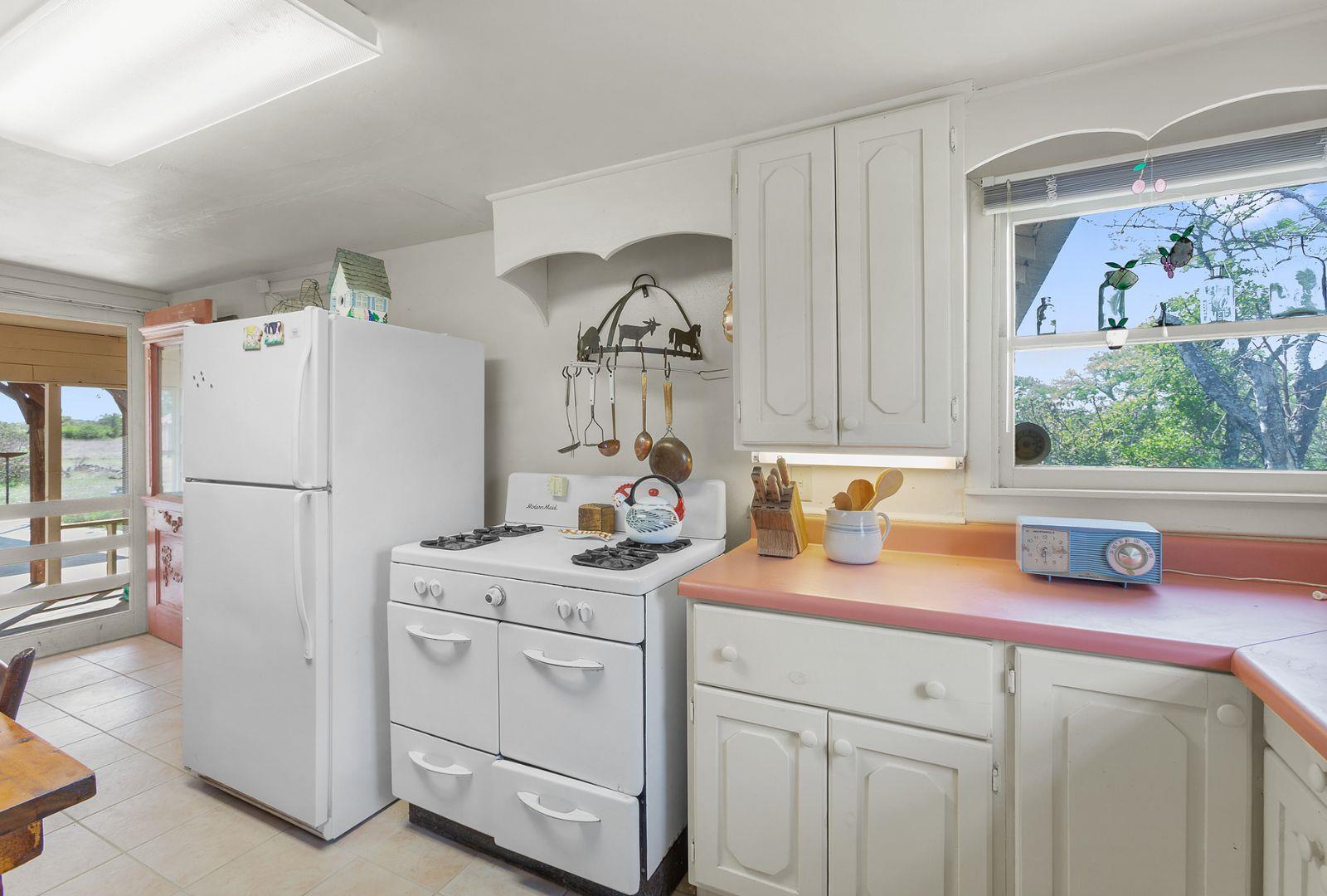 730 E US HWY 84, Goldthwaite, TX 76844