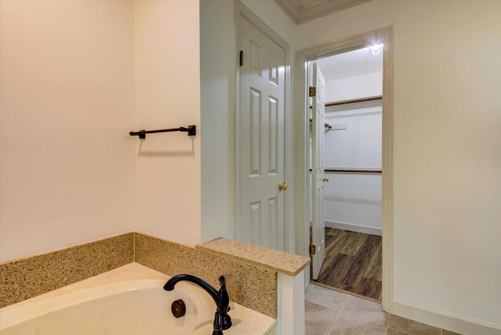 1202 Parrot Trl, Round Rock, TX 78681