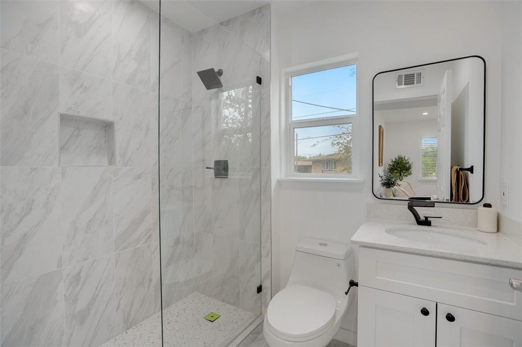 1200 E 52nd St # 207, Austin, TX 78723