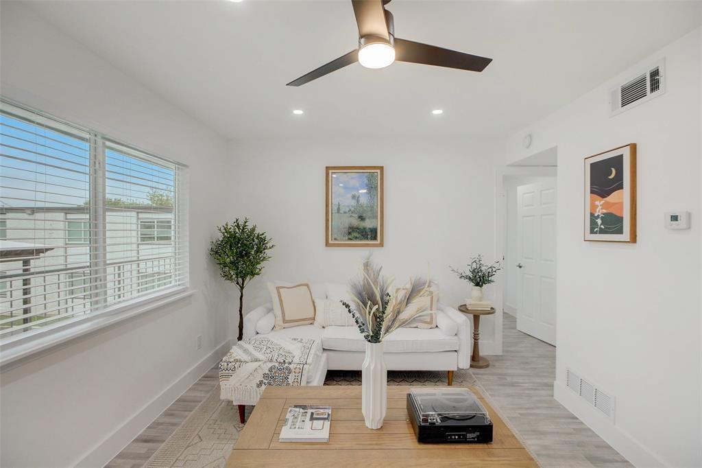 1200 E 52nd St # 207, Austin, TX 78723