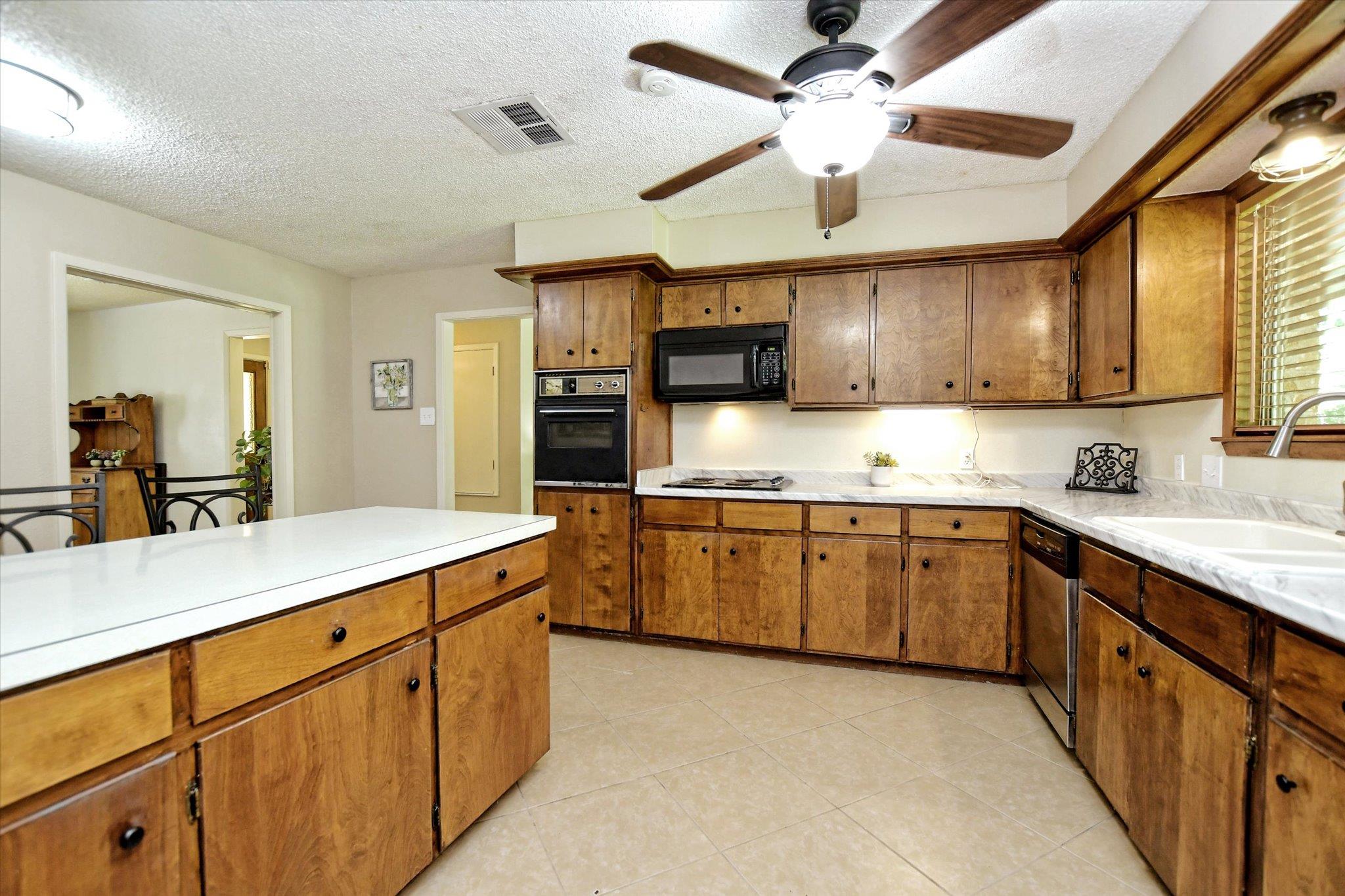 304 White Wing Way, Round Rock, TX 78664