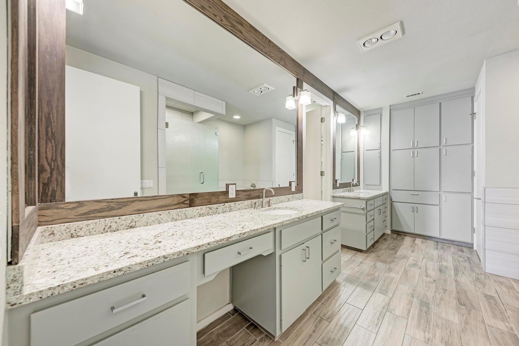 146 Double Eagle Dr, Austin, TX 78738