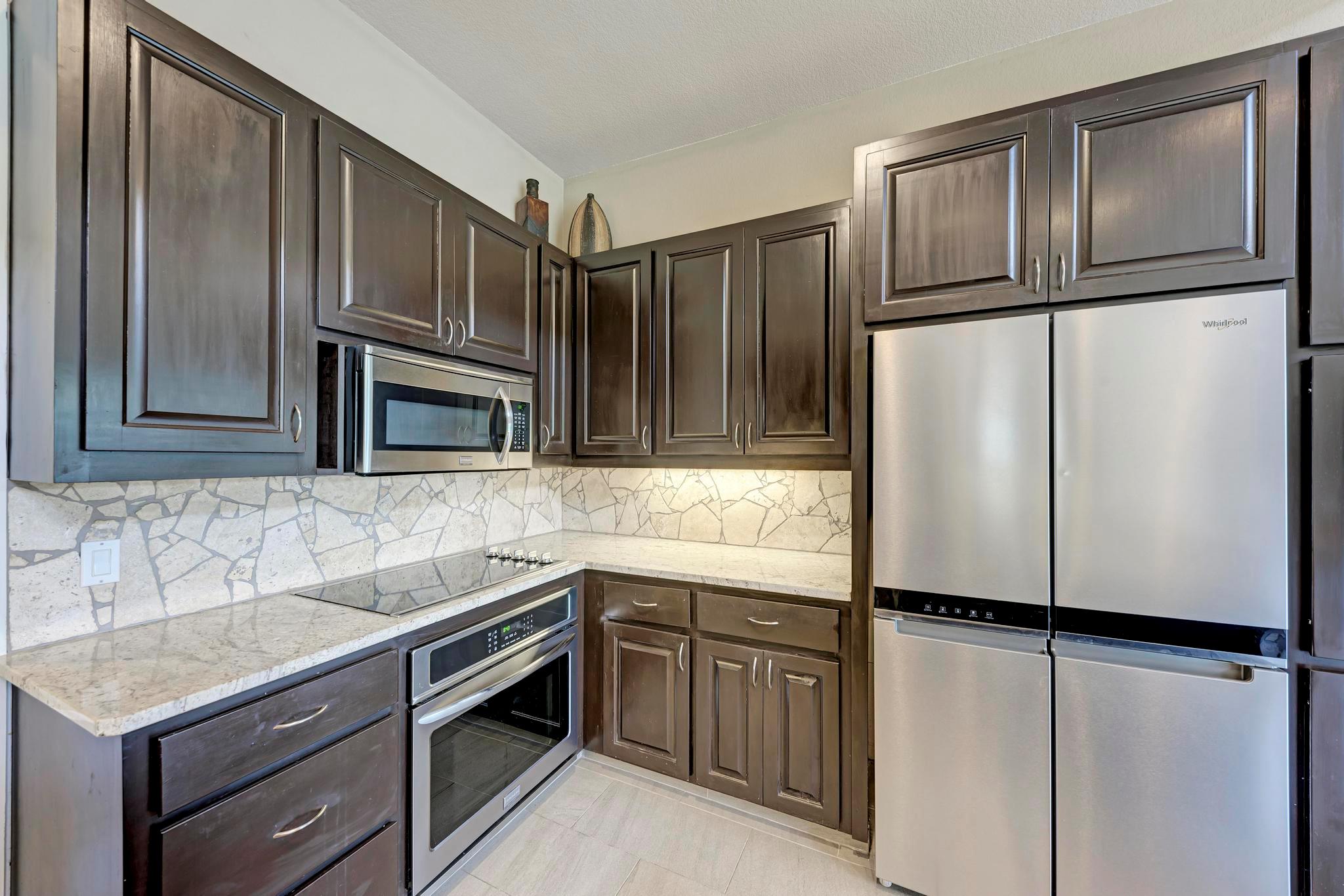 146 Double Eagle Dr, Austin, TX 78738