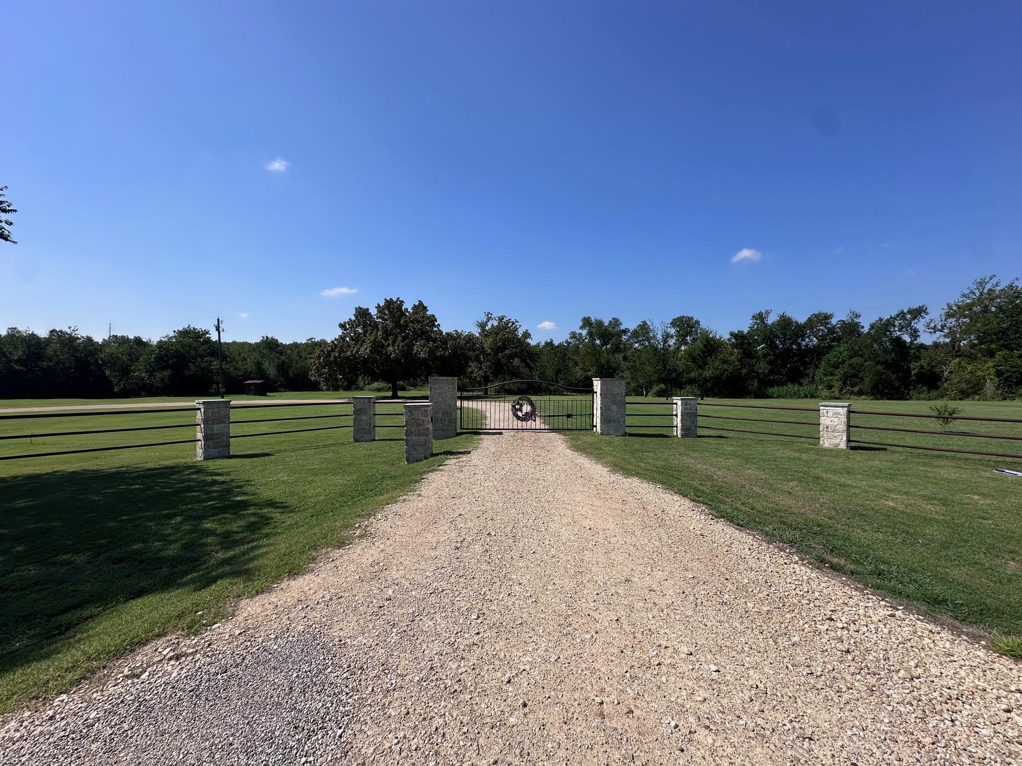 7351 Hackberry Rd, Holland, TX 76534