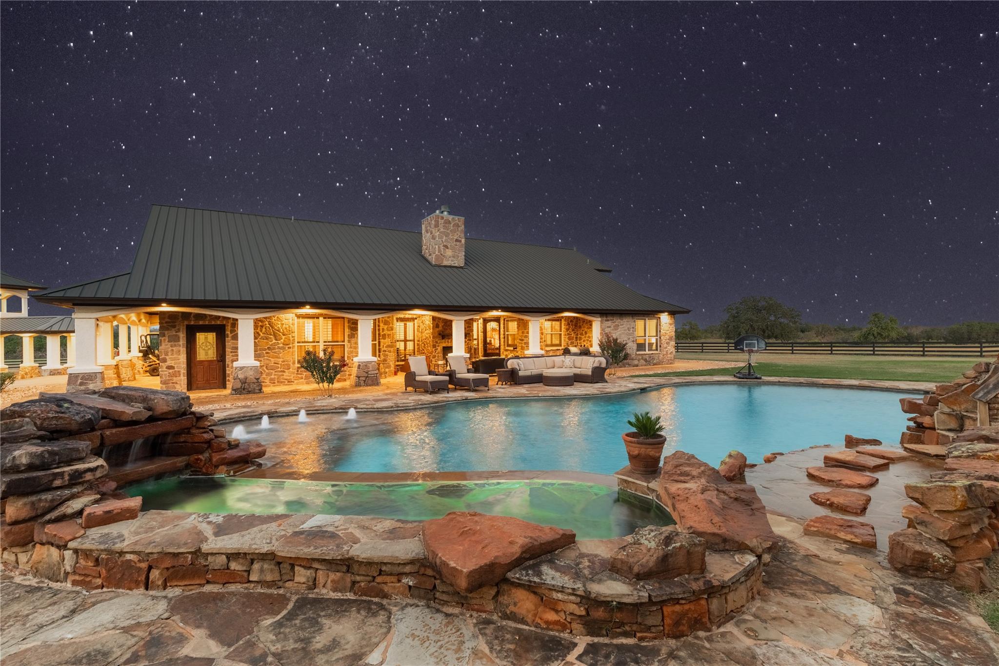 1400 County Road 320, Bertram, TX 78605