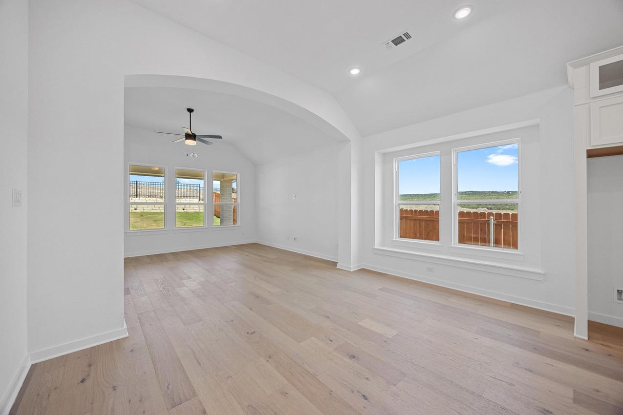 8120 Royal Mint Cv, Lago Vista, TX 78645