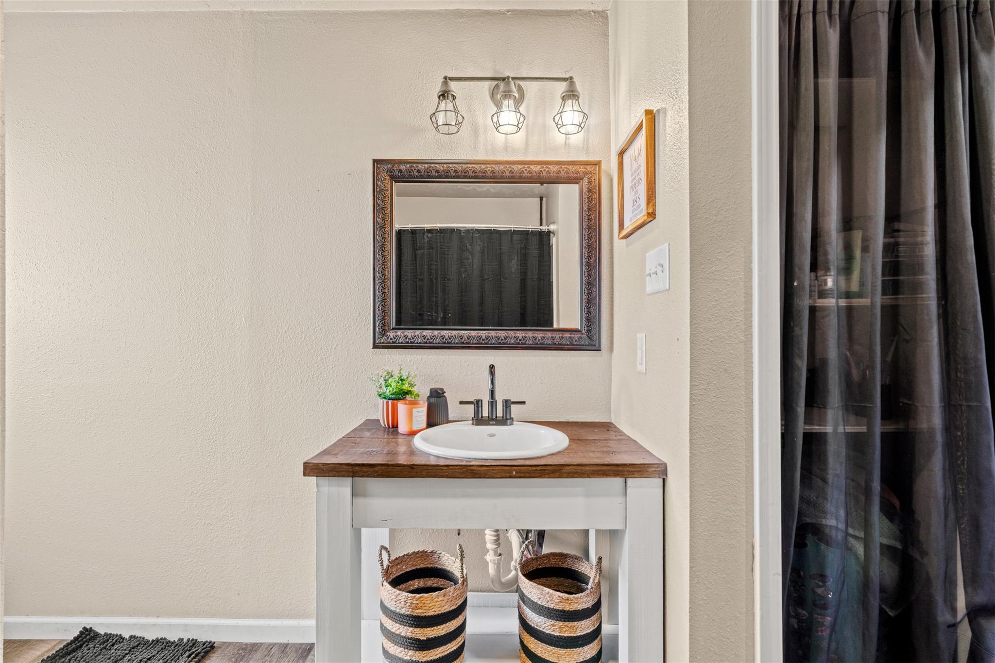 1611 Brazos Ave, Rockdale, TX 76567