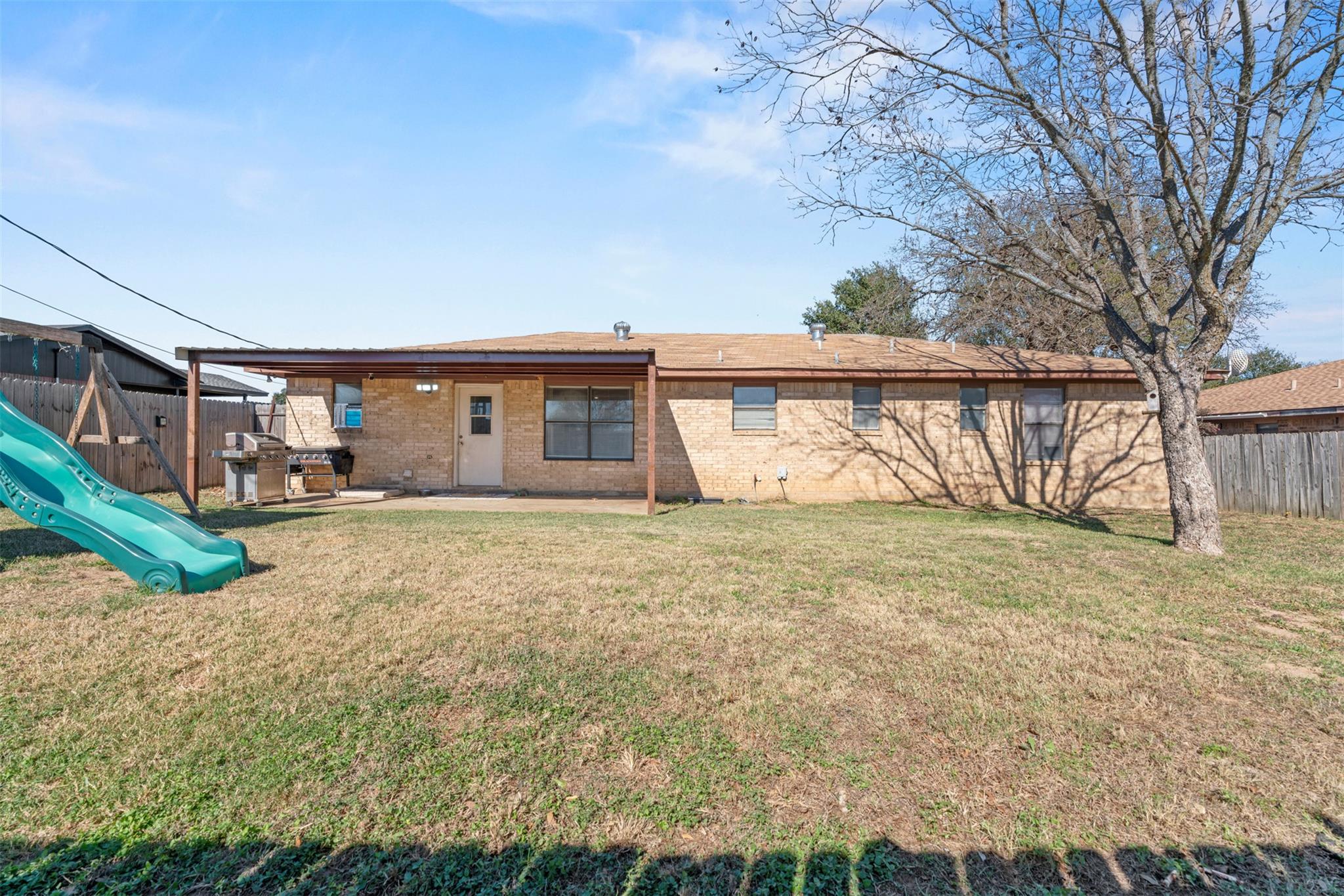1611 Brazos Ave, Rockdale, TX 76567