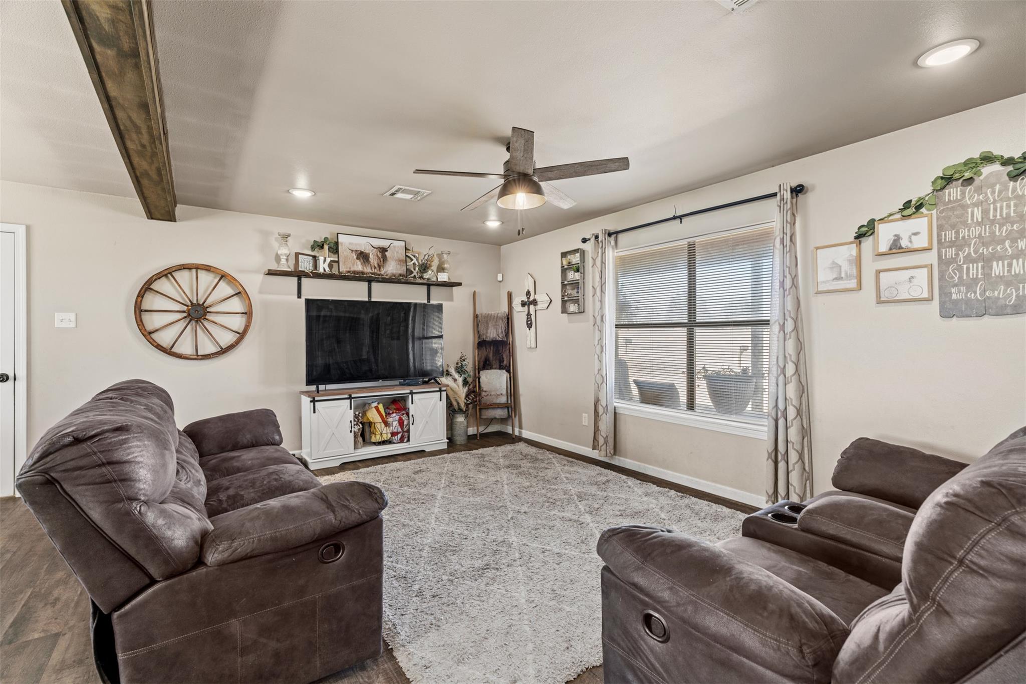 1611 Brazos Ave, Rockdale, TX 76567