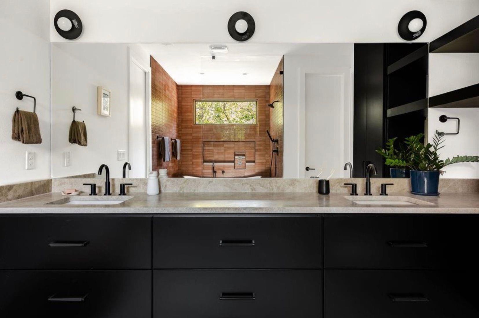 1311 Deloney St, Austin, TX 78721