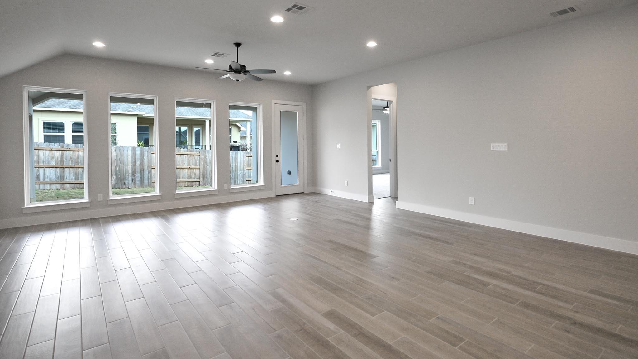 1124 Rusty Blackhaw Trl, San Marcos, TX 78666