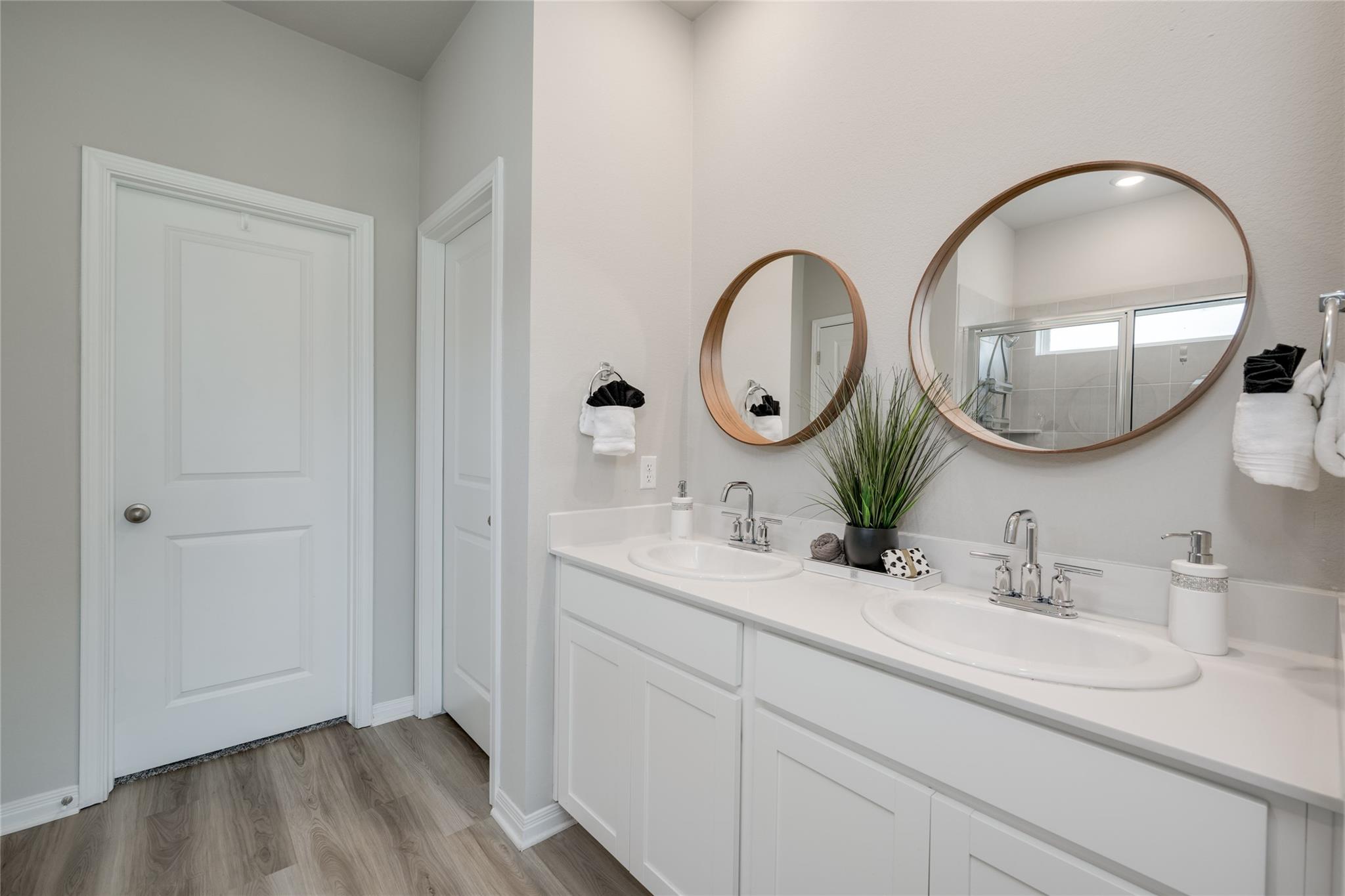 909 Bright Gemstone Way, Austin, TX 78748