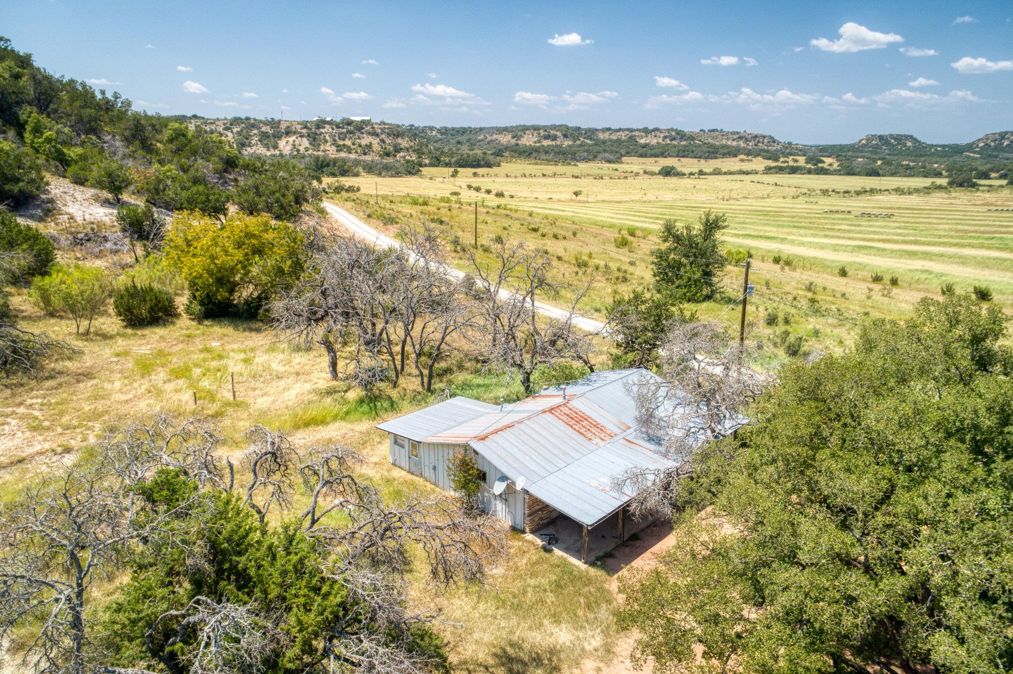 51 DS Rd, Fredericksburg, TX 78624