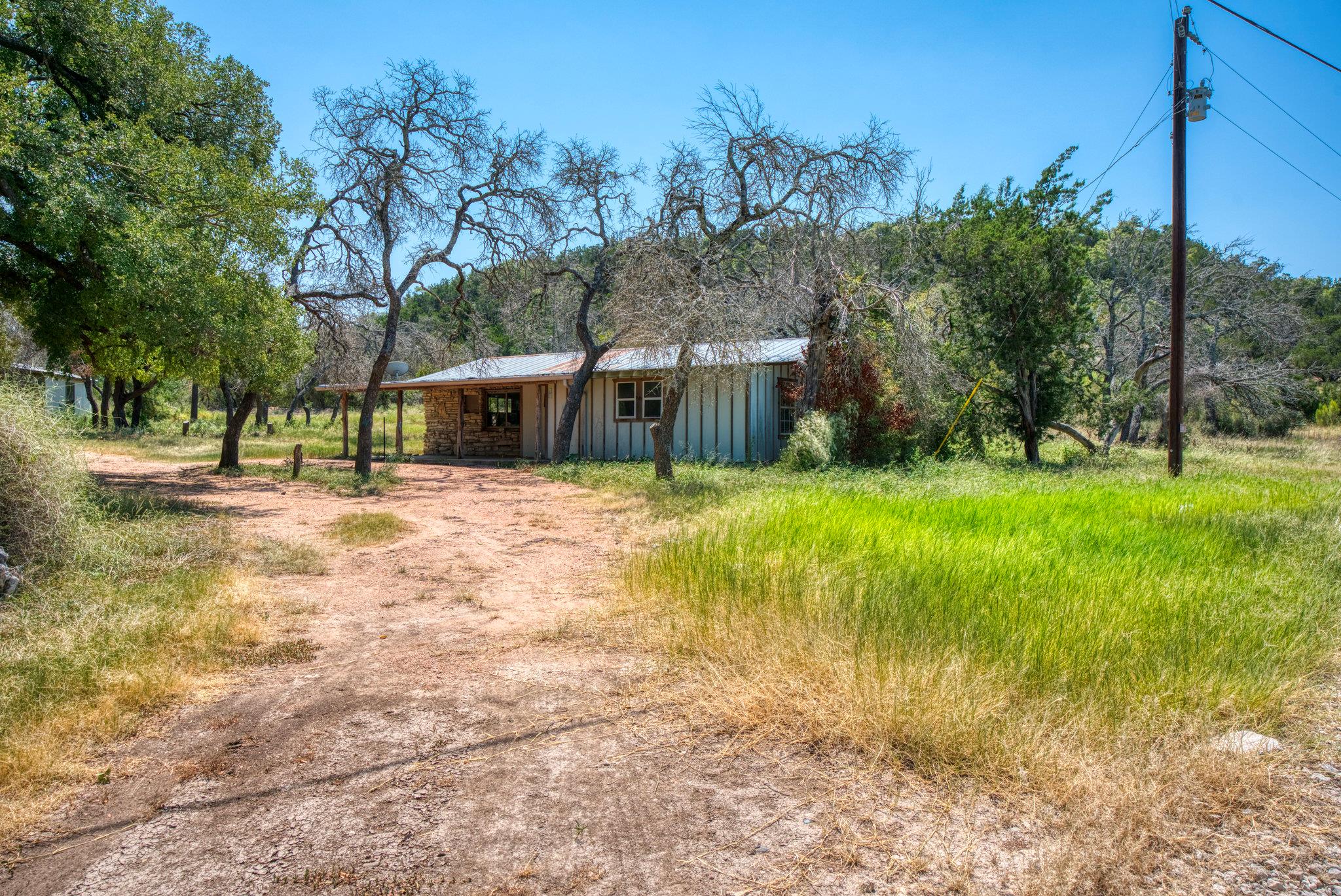 51 DS Rd, Fredericksburg, TX 78624