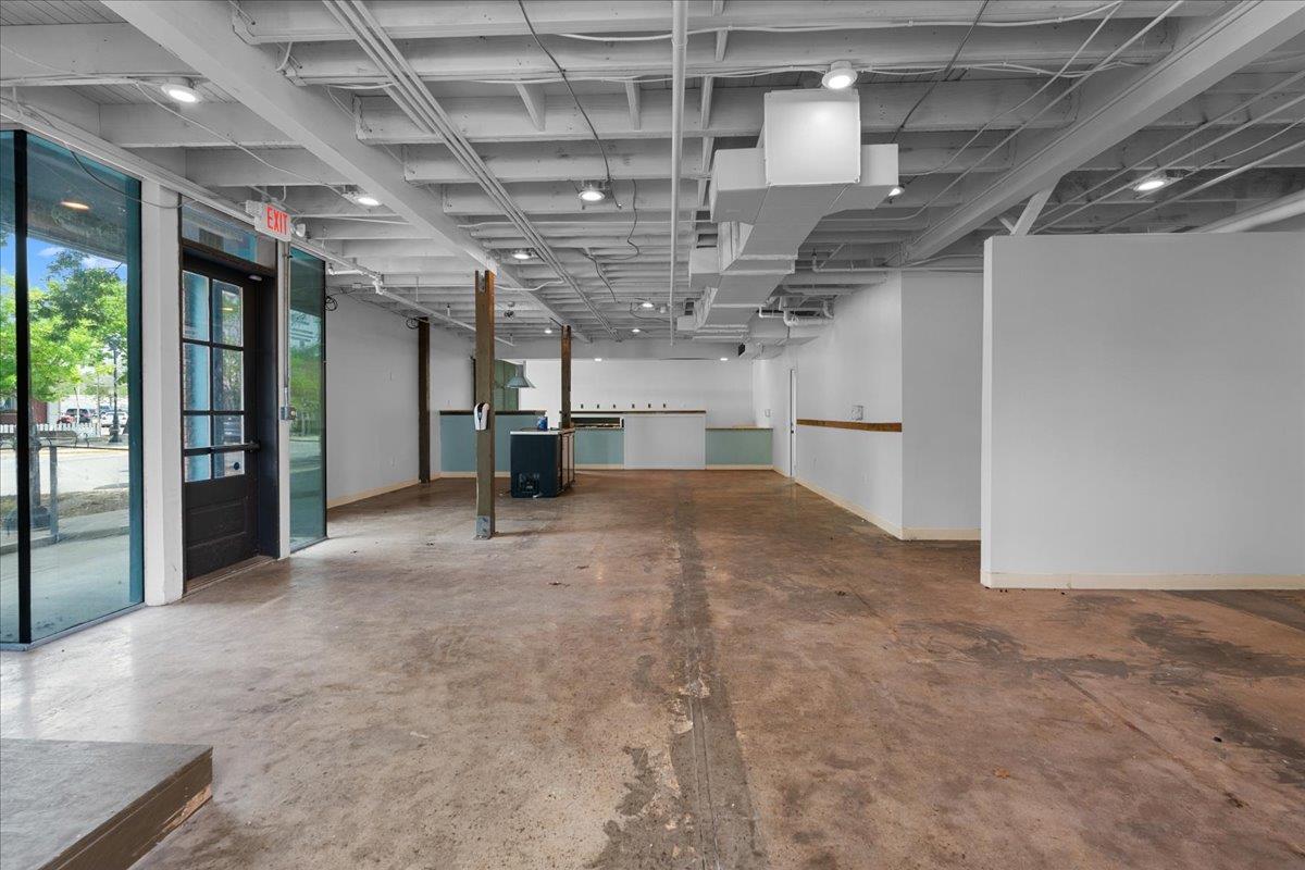 117 East St, Hutto, TX 78634