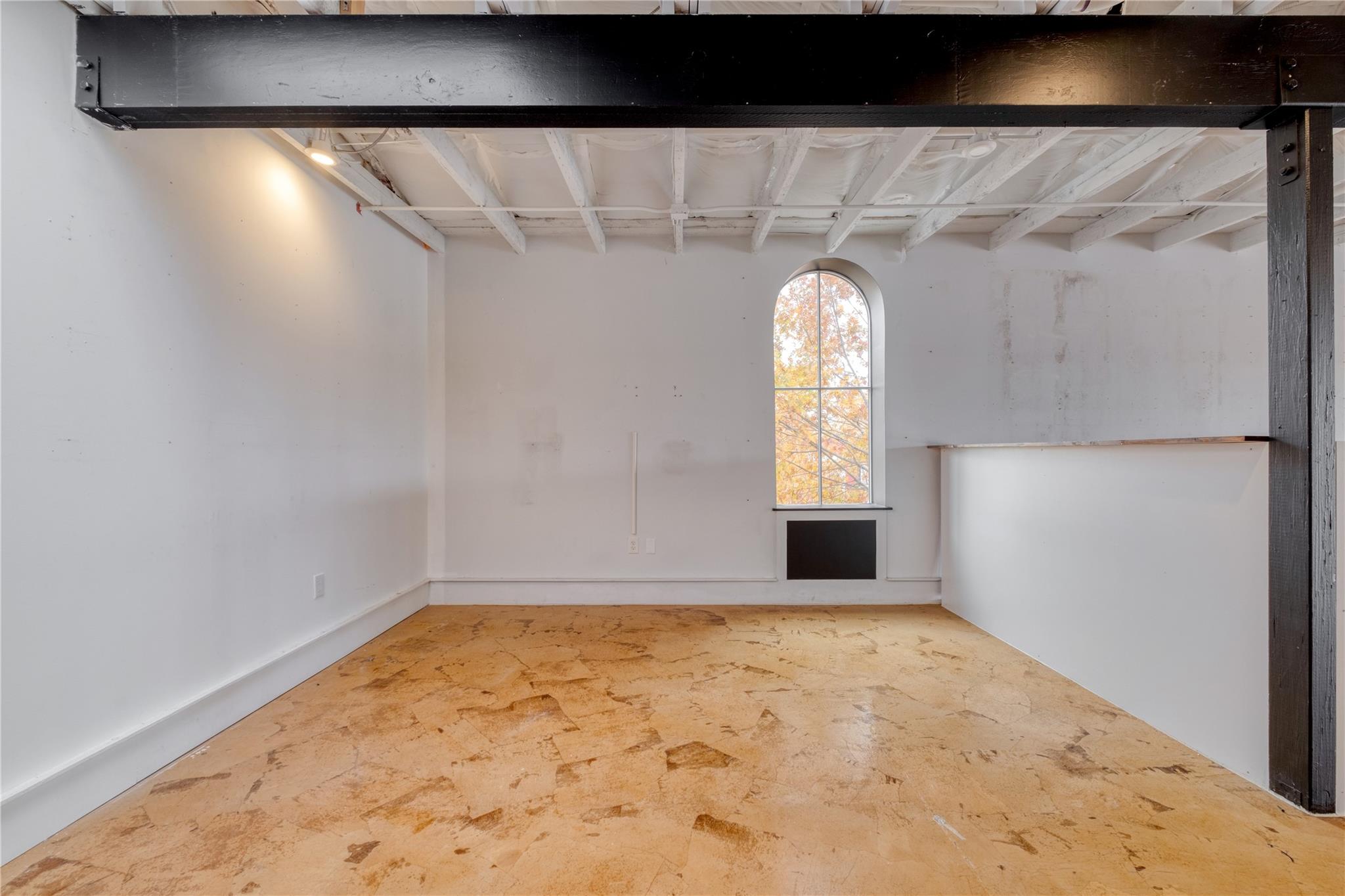 117 East St, Hutto, TX 78634