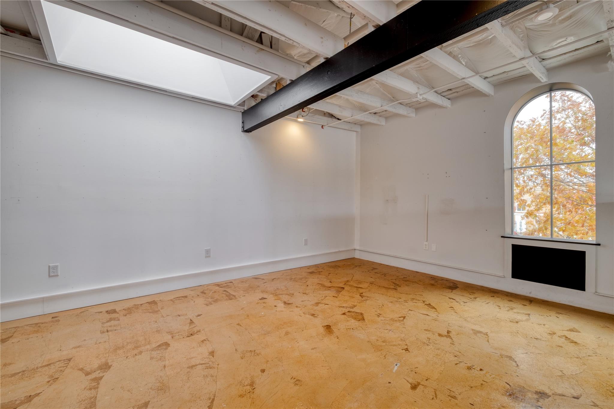 117 East St, Hutto, TX 78634