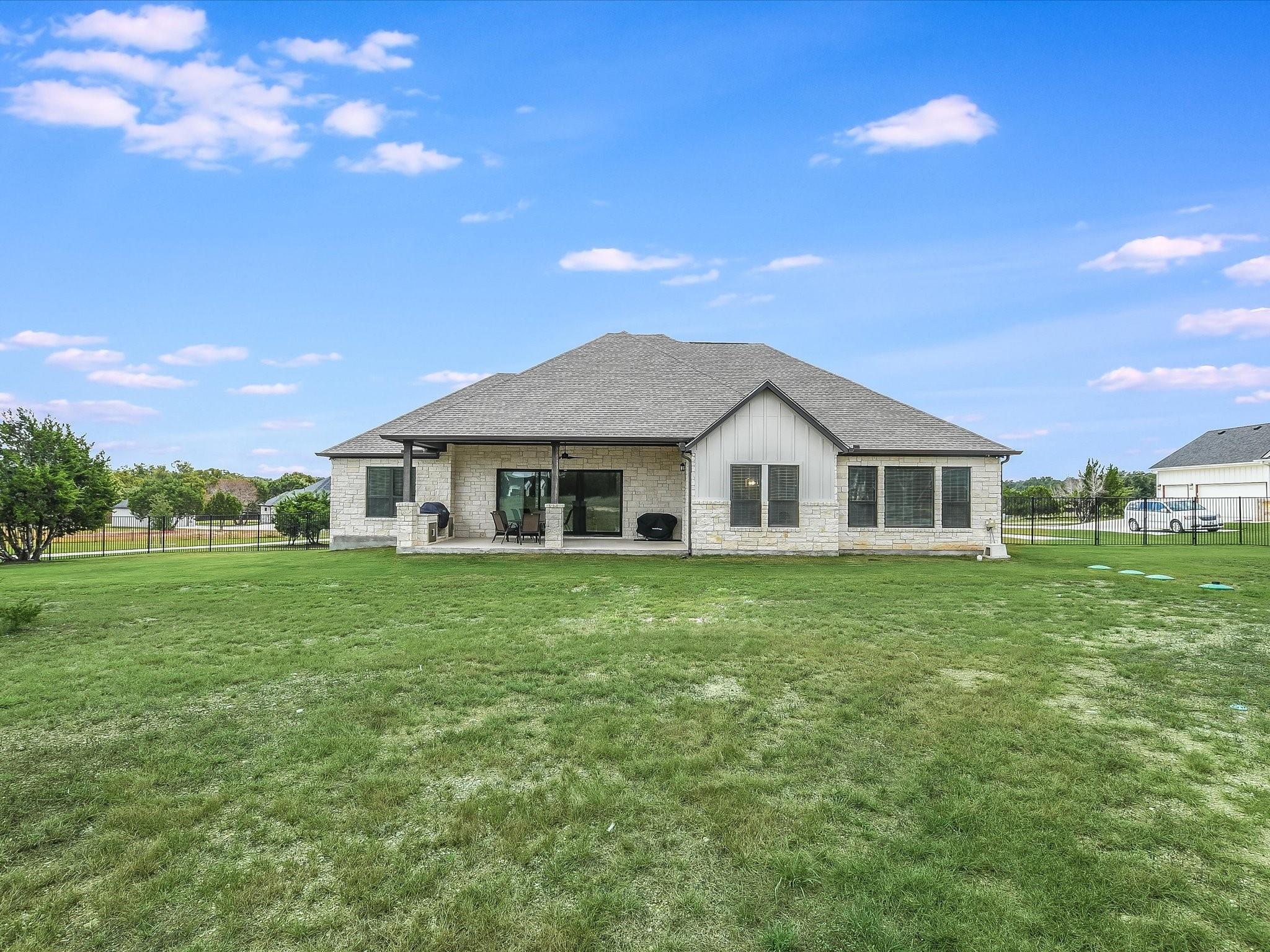 113 Tesoro Perdido Cv, Liberty Hill, TX 78642