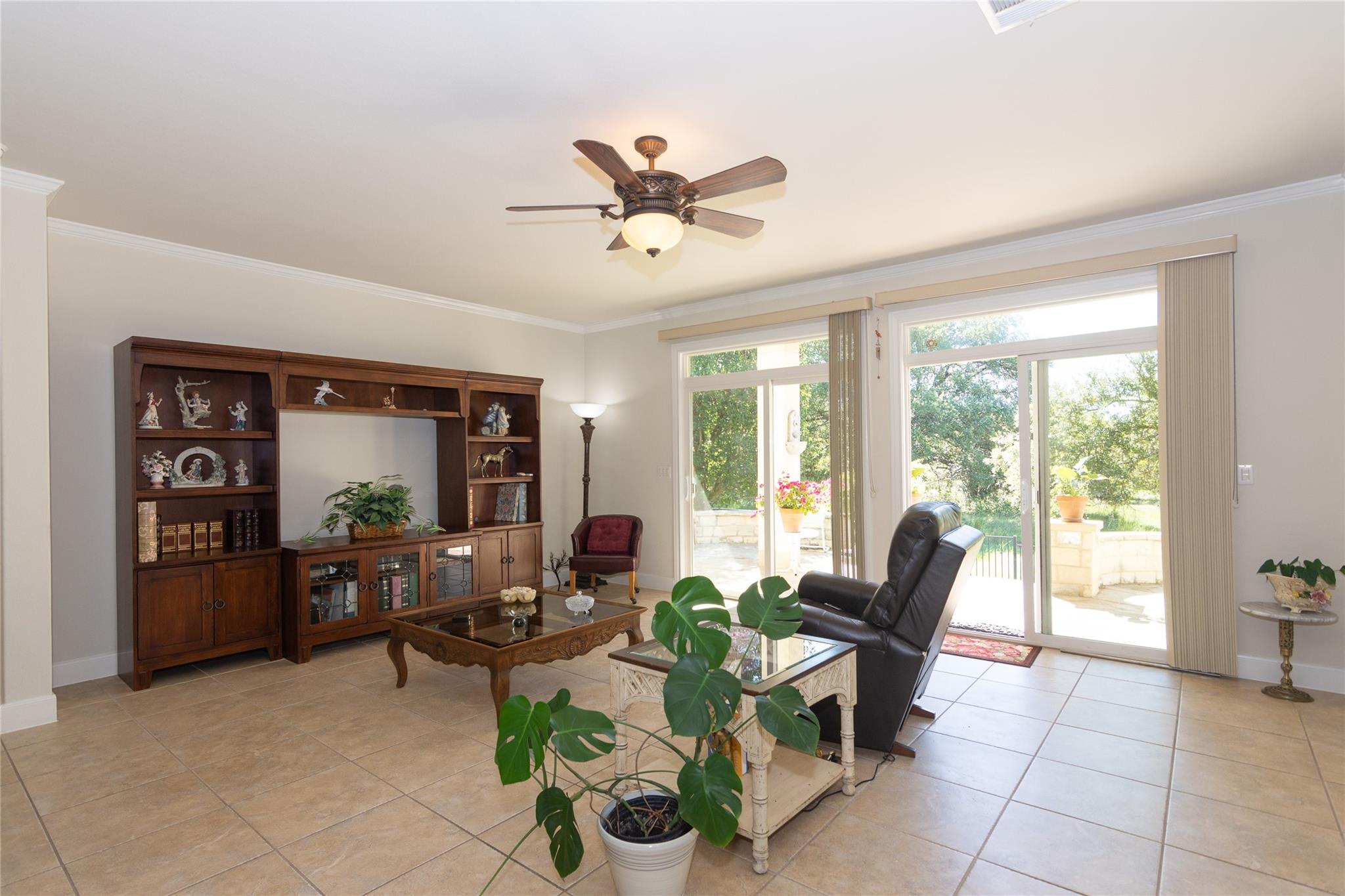 411 Palmetto Dr, Georgetown, TX 78633