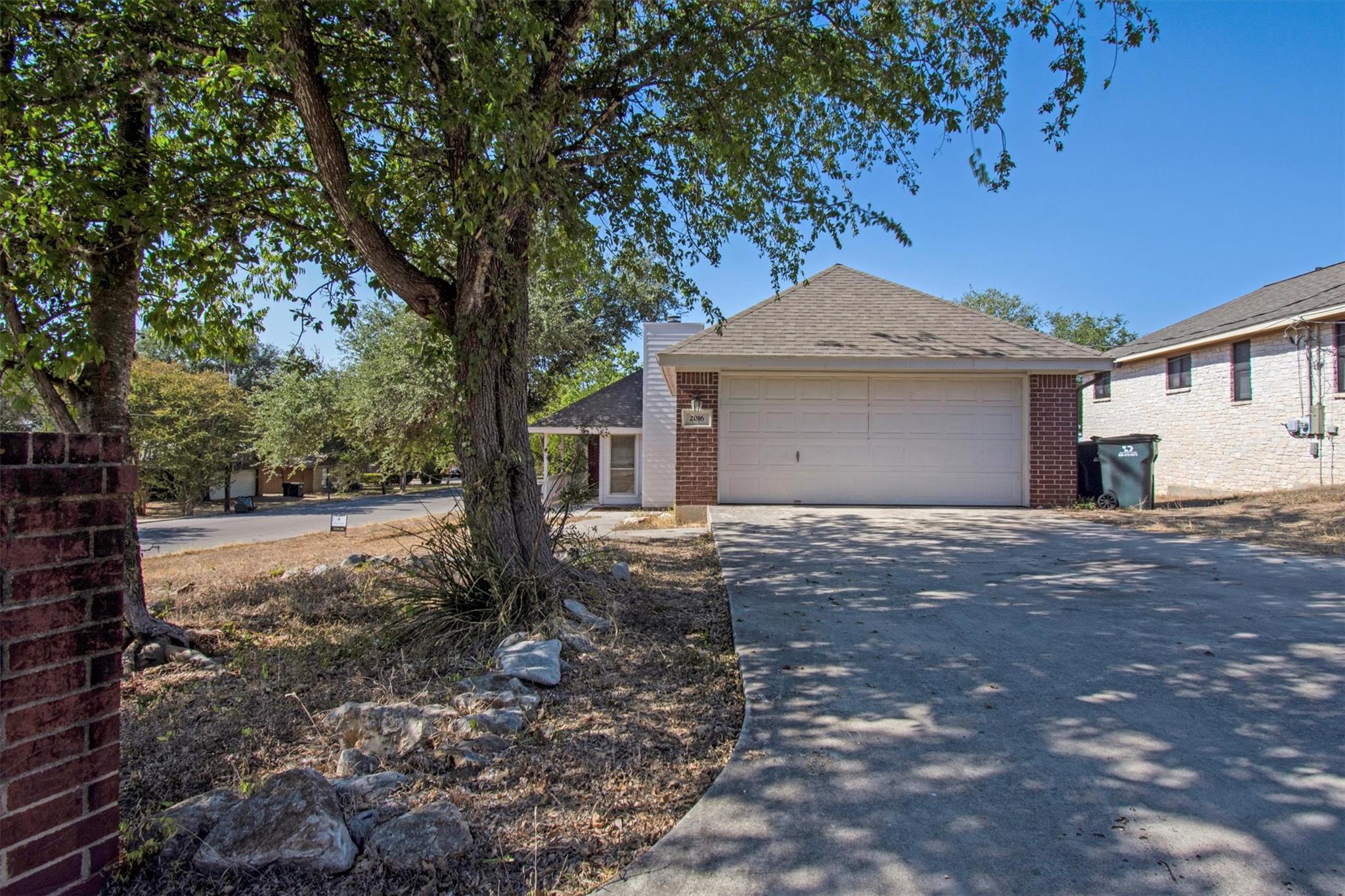 2016 Castle Gate Cir, San Marcos, TX 78666