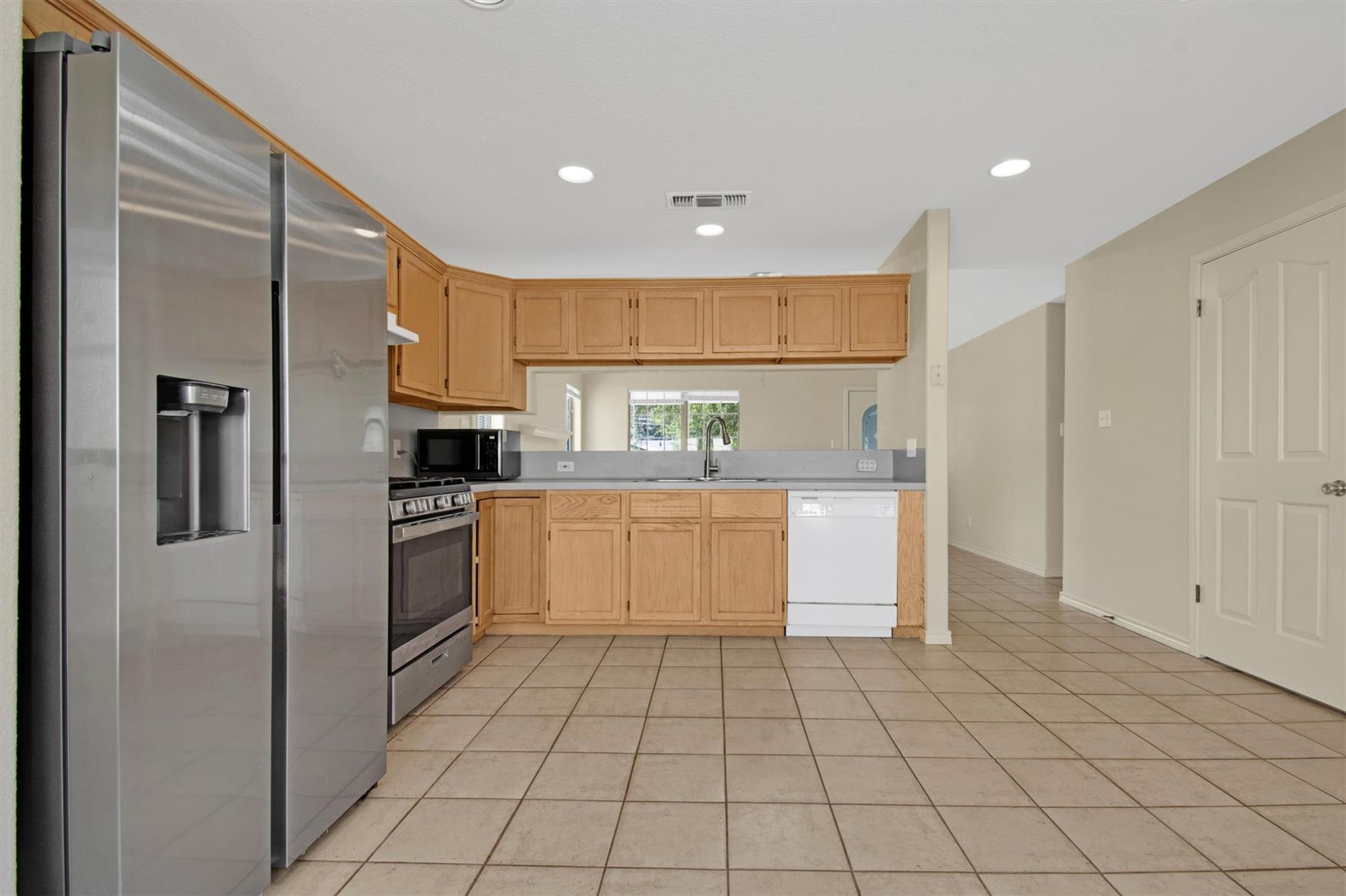 2016 Castle Gate Cir, San Marcos, TX 78666