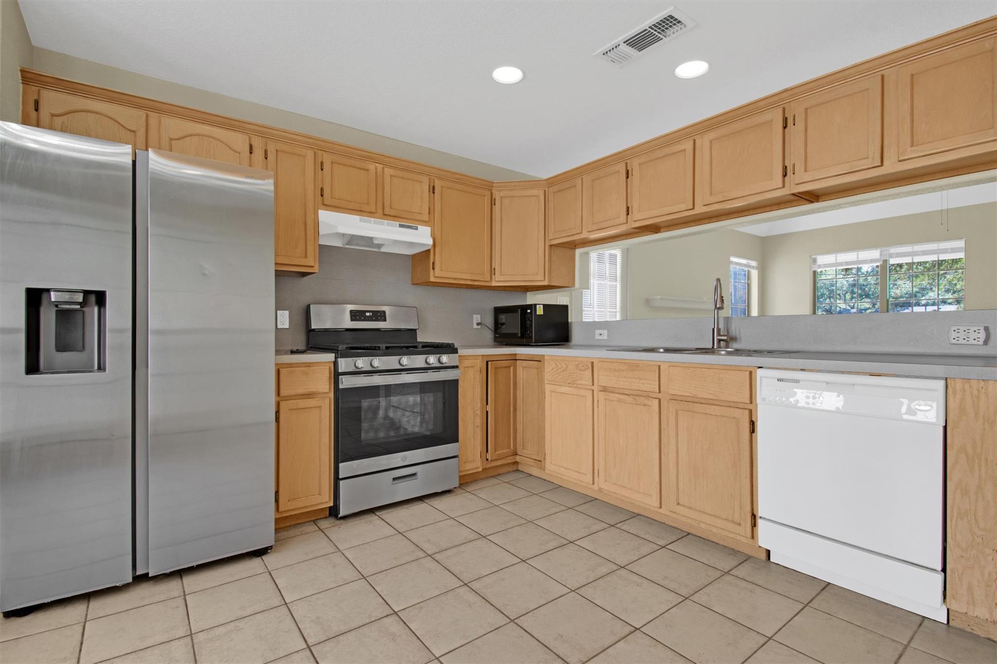 2016 Castle Gate Cir, San Marcos, TX 78666