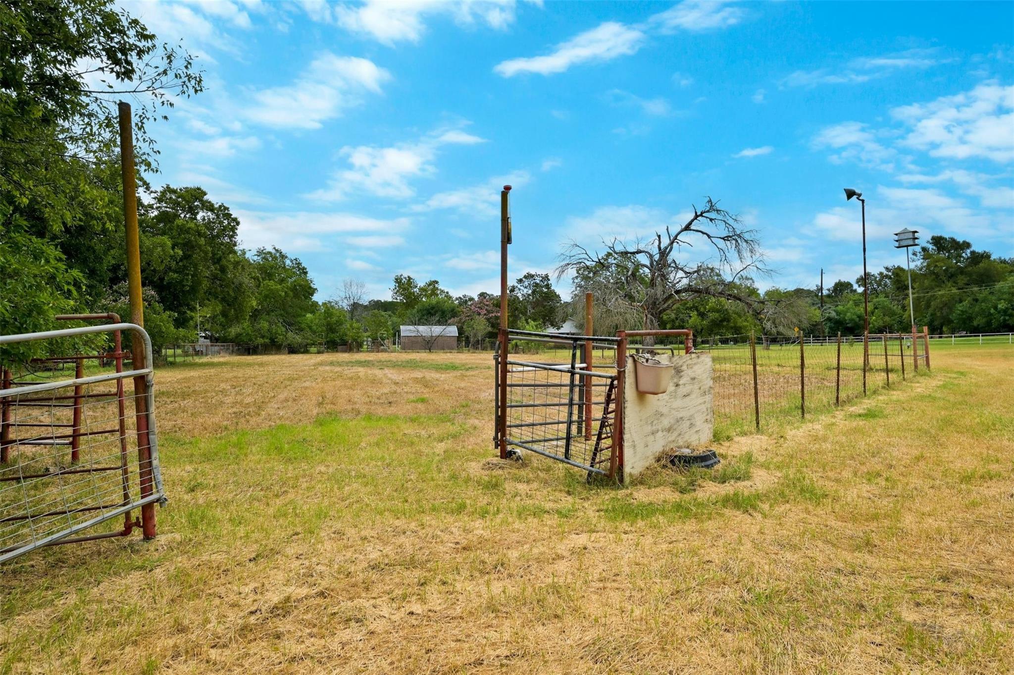 20 Pillow Rd, Sunset Valley, TX 78745