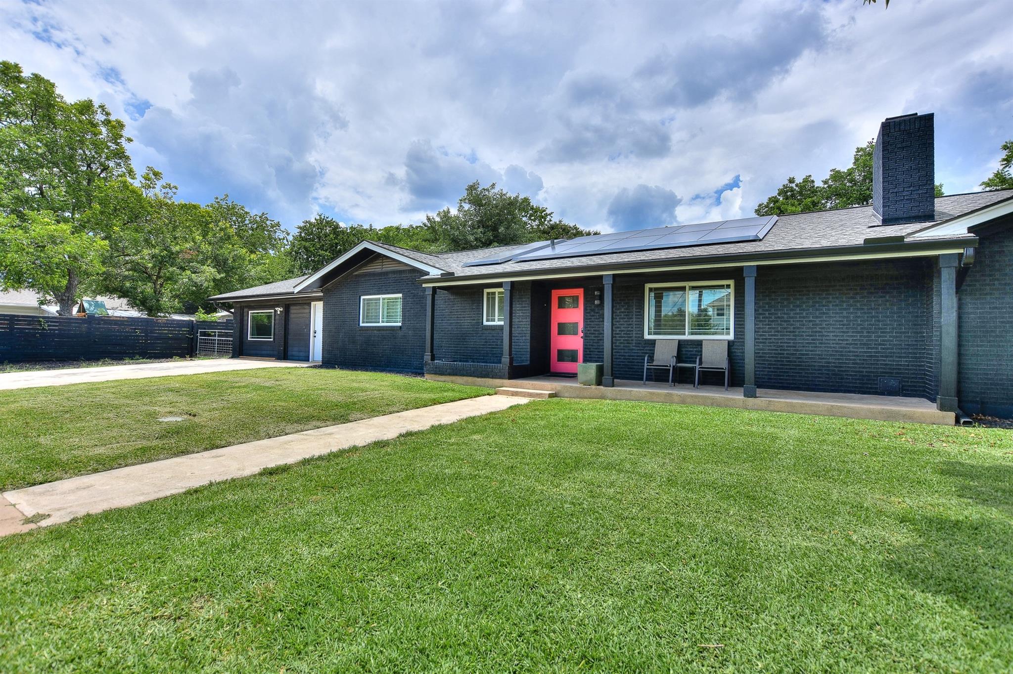 1407 E 19 St, Georgetown, TX 78626