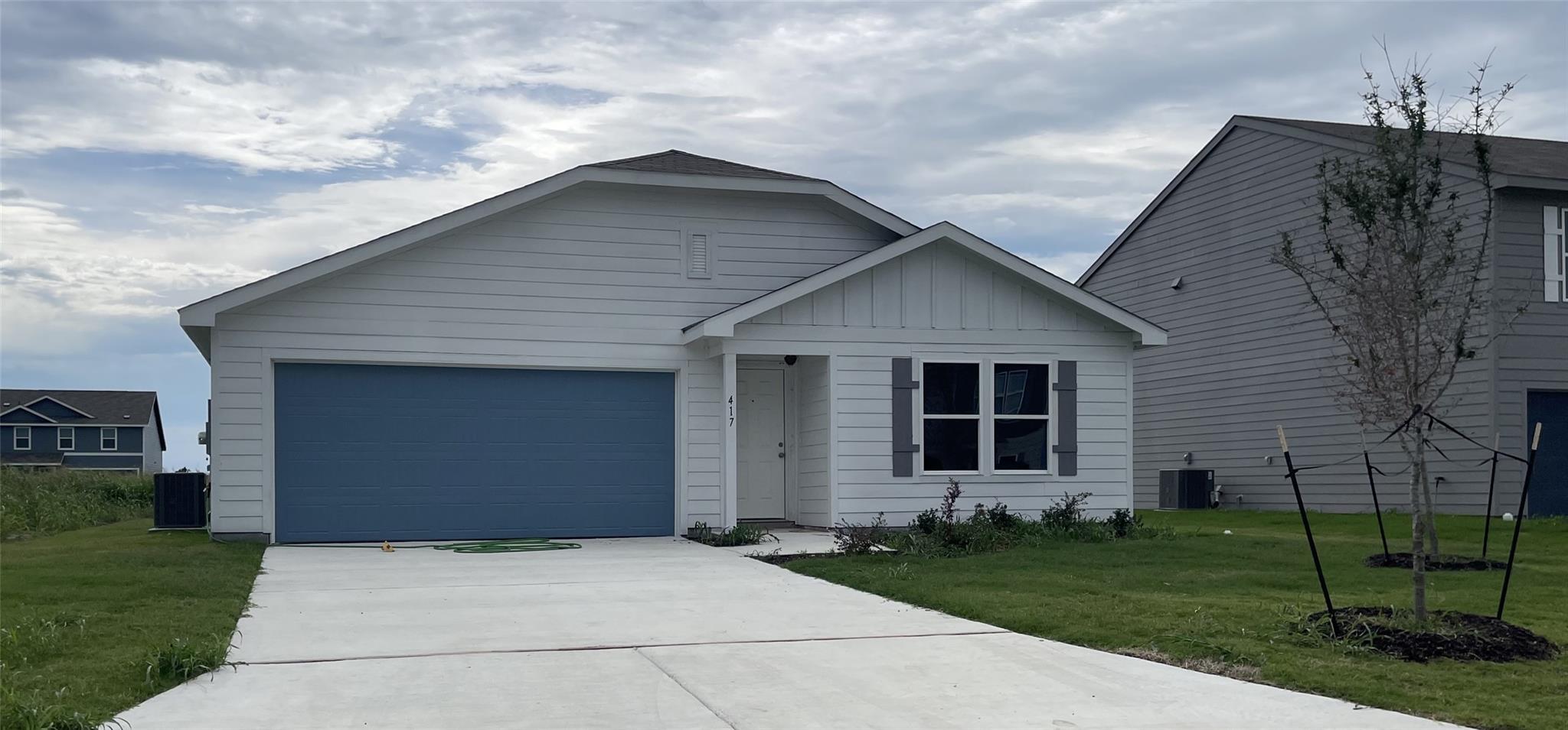 417 Rueben Ave, Holland, TX 76534