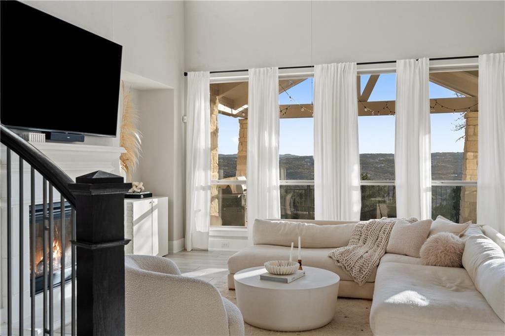 2610 Sunset Vista Cir, Spicewood, TX 78669