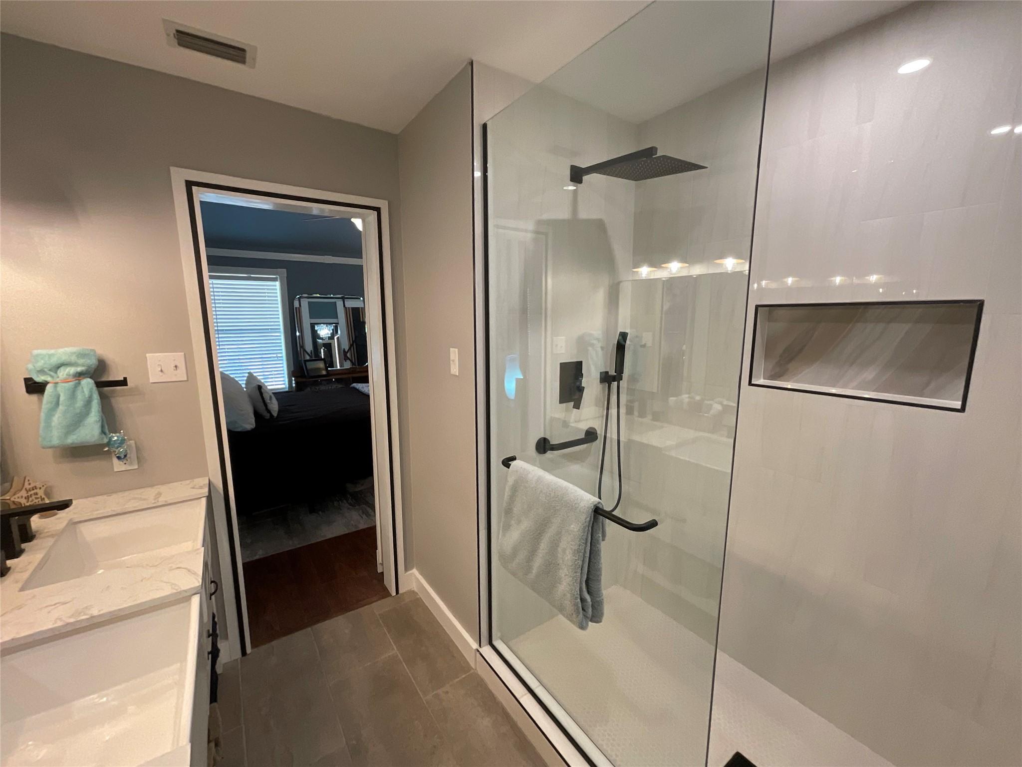 322-342 Whispering Woods Dr, Rockport, TX 78382