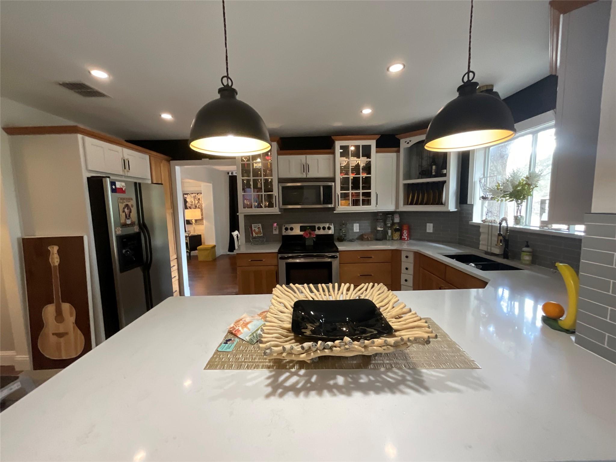 322-342 Whispering Woods Dr, Rockport, TX 78382