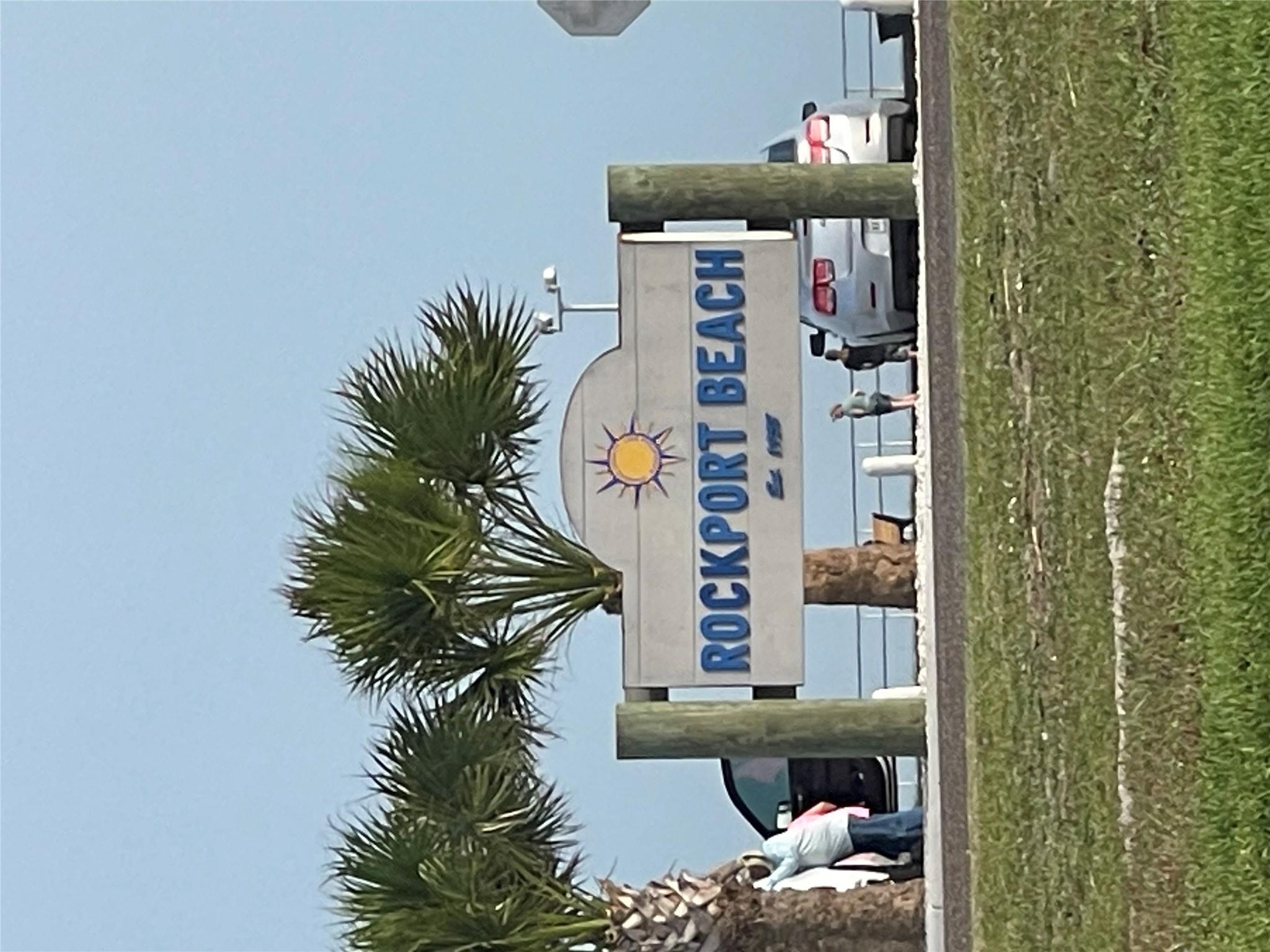 322-342 Whispering Woods Dr, Rockport, TX 78382