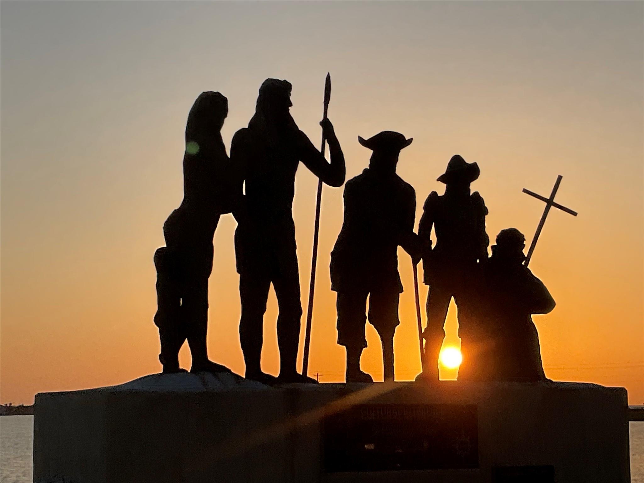 322-342 Whispering Woods Dr, Rockport, TX 78382