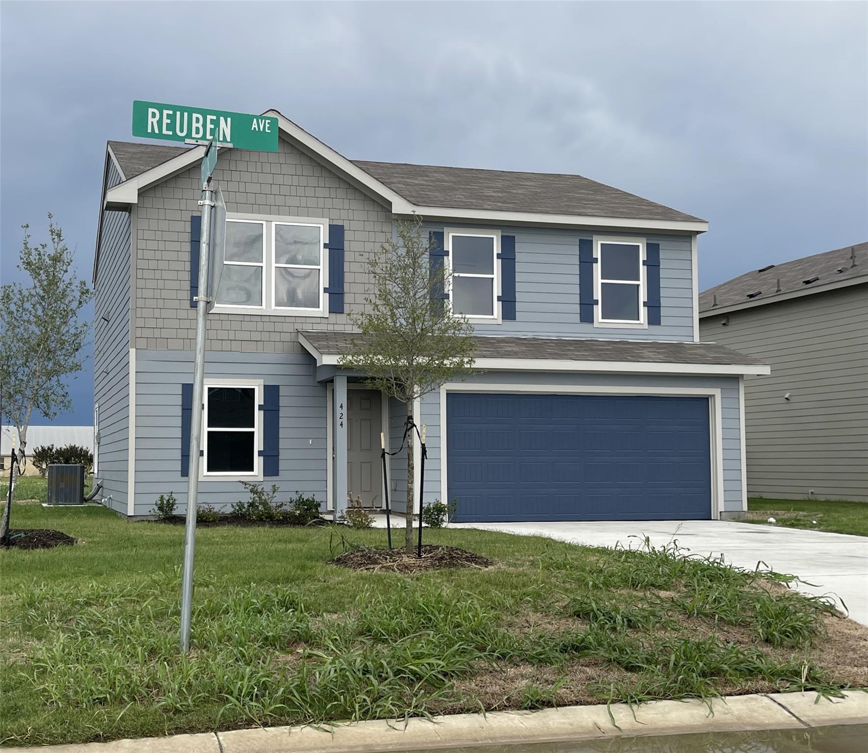 424 Rueben Ave, Holland, TX 76534