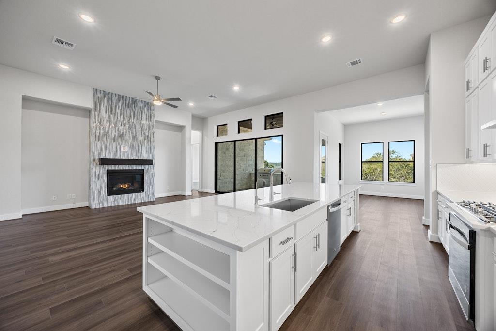 1220 Stormy Dr, Georgetown, TX 78628