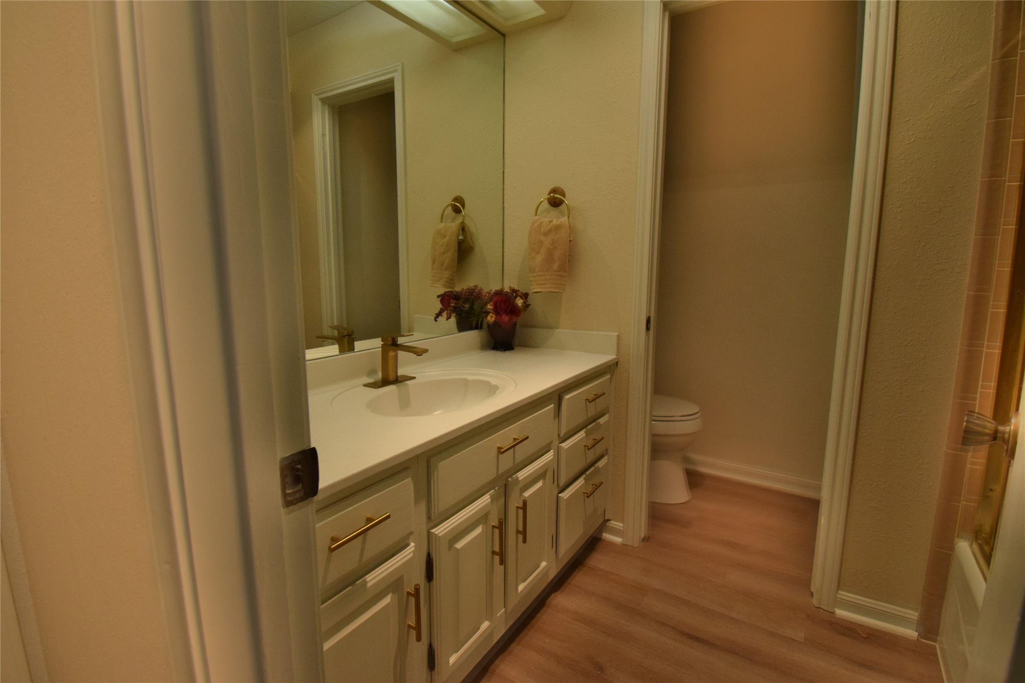 1105 Lohmans Crossing Rd, Lakeway, TX 78734