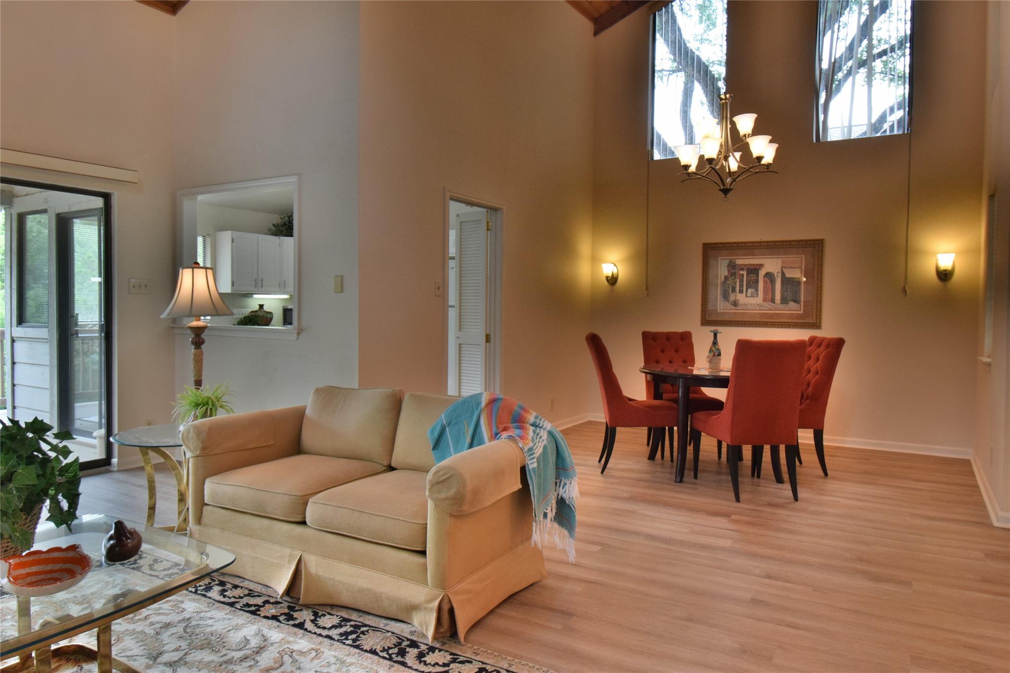 1105 Lohmans Crossing Rd, Lakeway, TX 78734